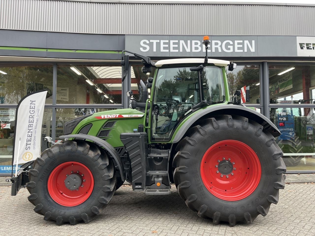 Traktor tip Fendt 724 Vario Gen6 PowerPlus s, Gebrauchtmaschine in Achterveld (Poză 3)