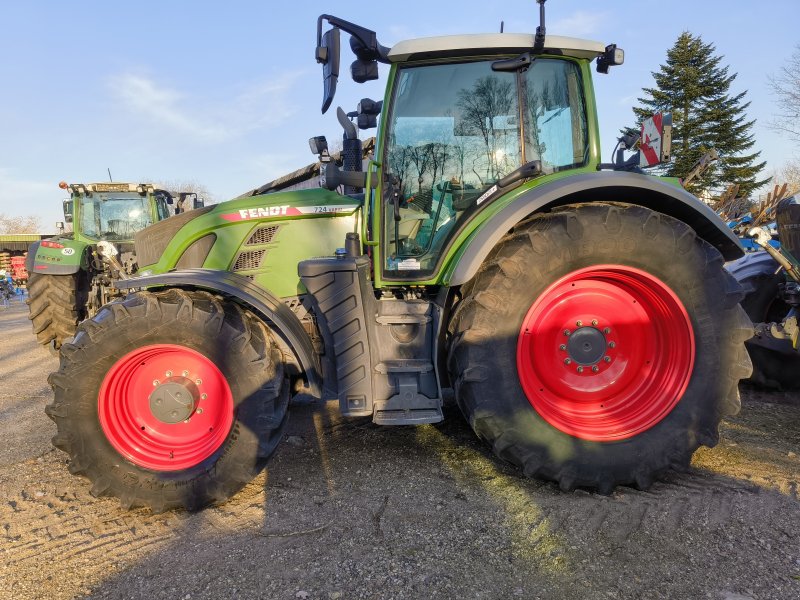 Traktor типа Fendt 724 Vario Gen6 Profi +, Gebrauchtmaschine в Eckernförde (Фотография 1)