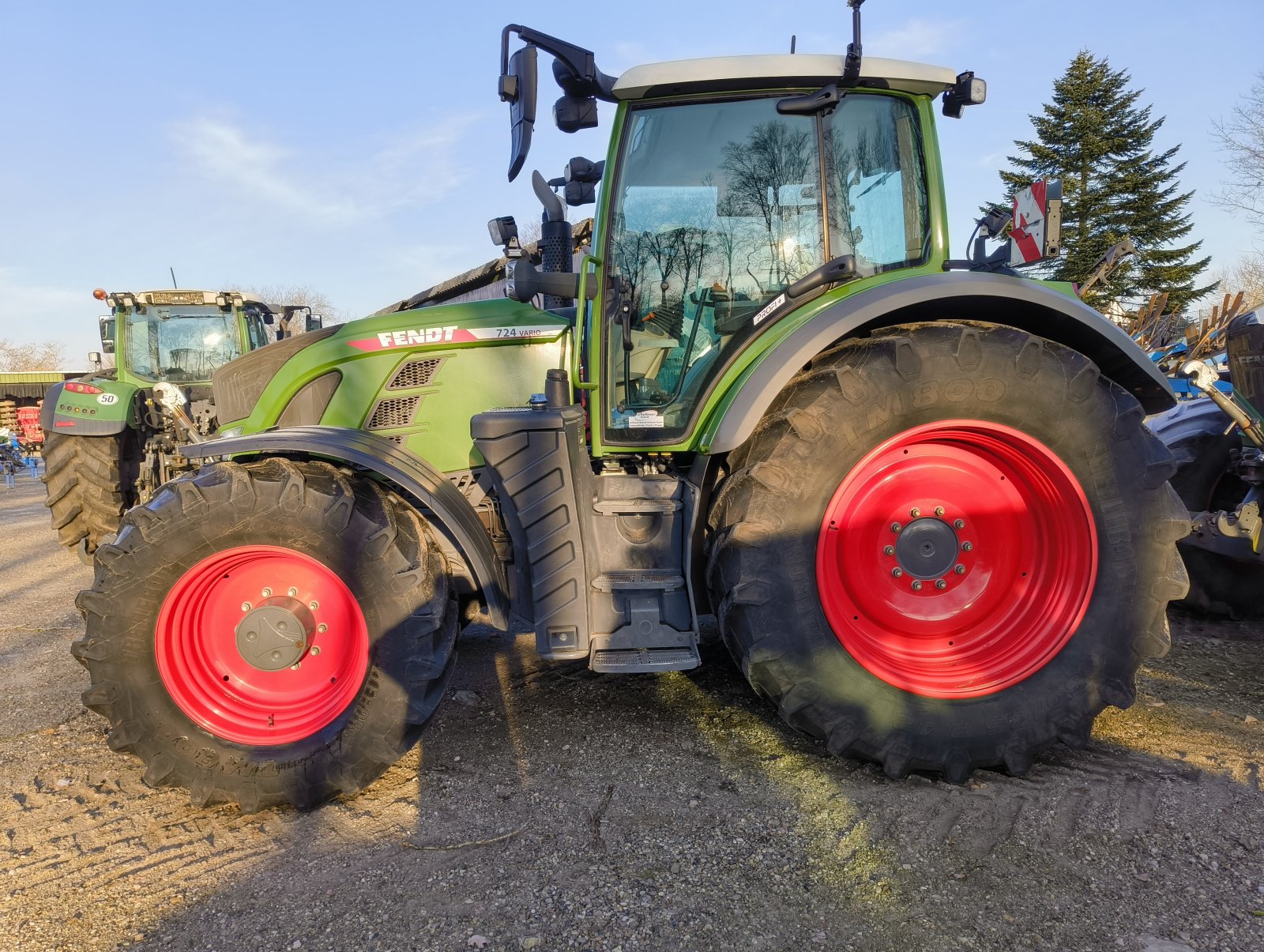 Traktor типа Fendt 724 Vario Gen6 Profi +, Gebrauchtmaschine в Eckernförde (Фотография 2)