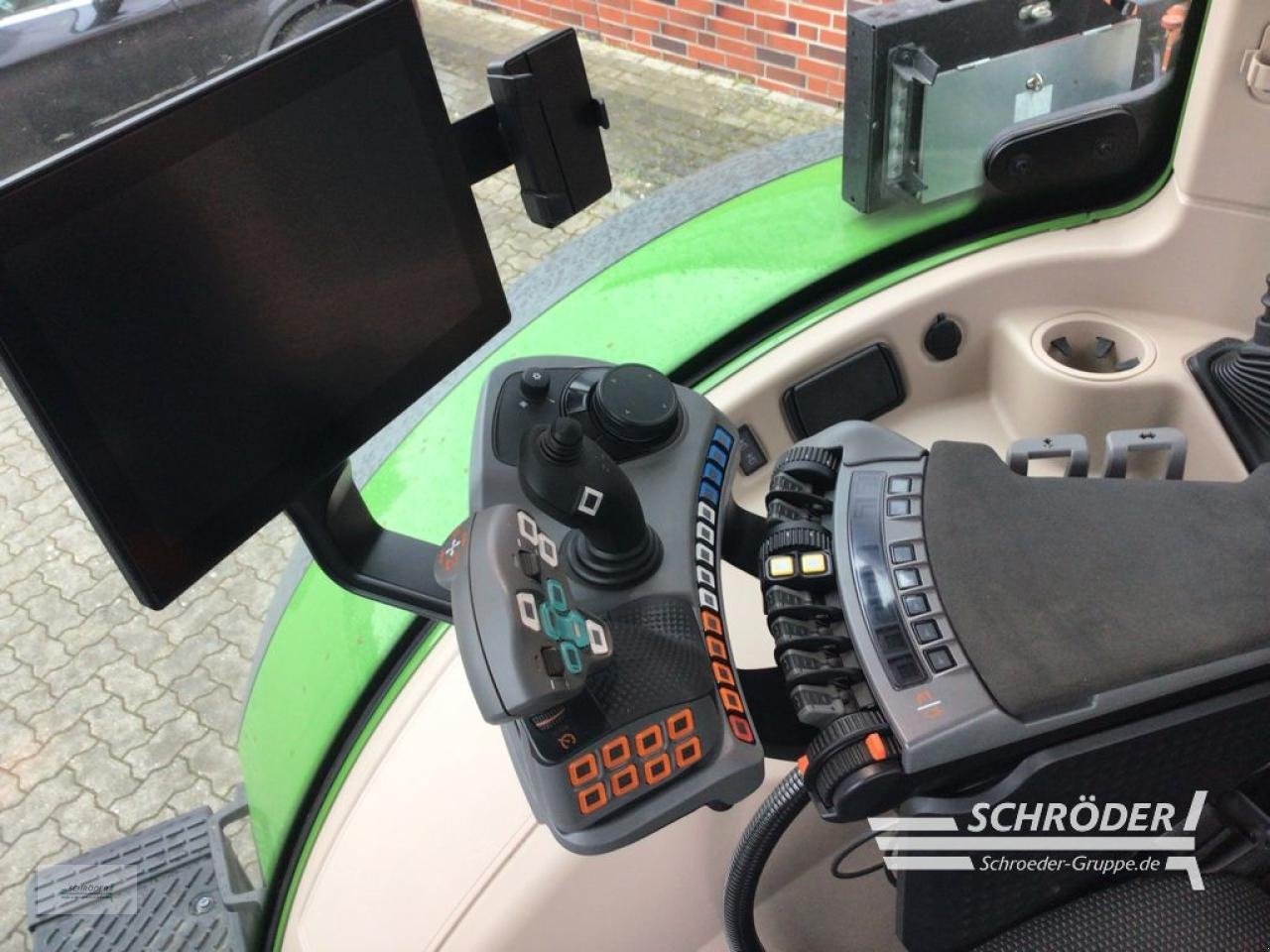 Traktor del tipo Fendt 724 VARIO GEN6 PROFI PLUS, Gebrauchtmaschine In Friedland (Immagine 13)