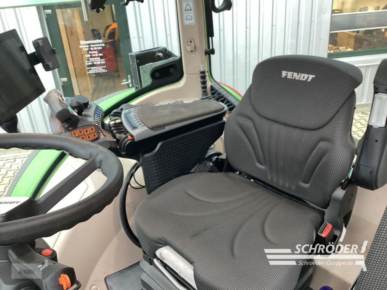 Traktor typu Fendt 724 VARIO GEN6 PROFI PLUS, Gebrauchtmaschine v Friedland (Obrázek 11)