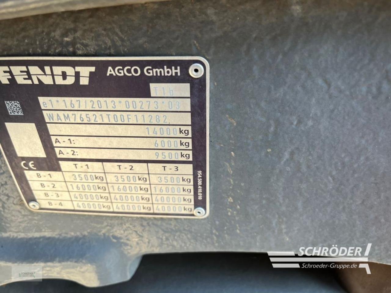 Traktor des Typs Fendt 724 VARIO GEN6 PROFI PLUS, Neumaschine in Scharrel (Bild 4)