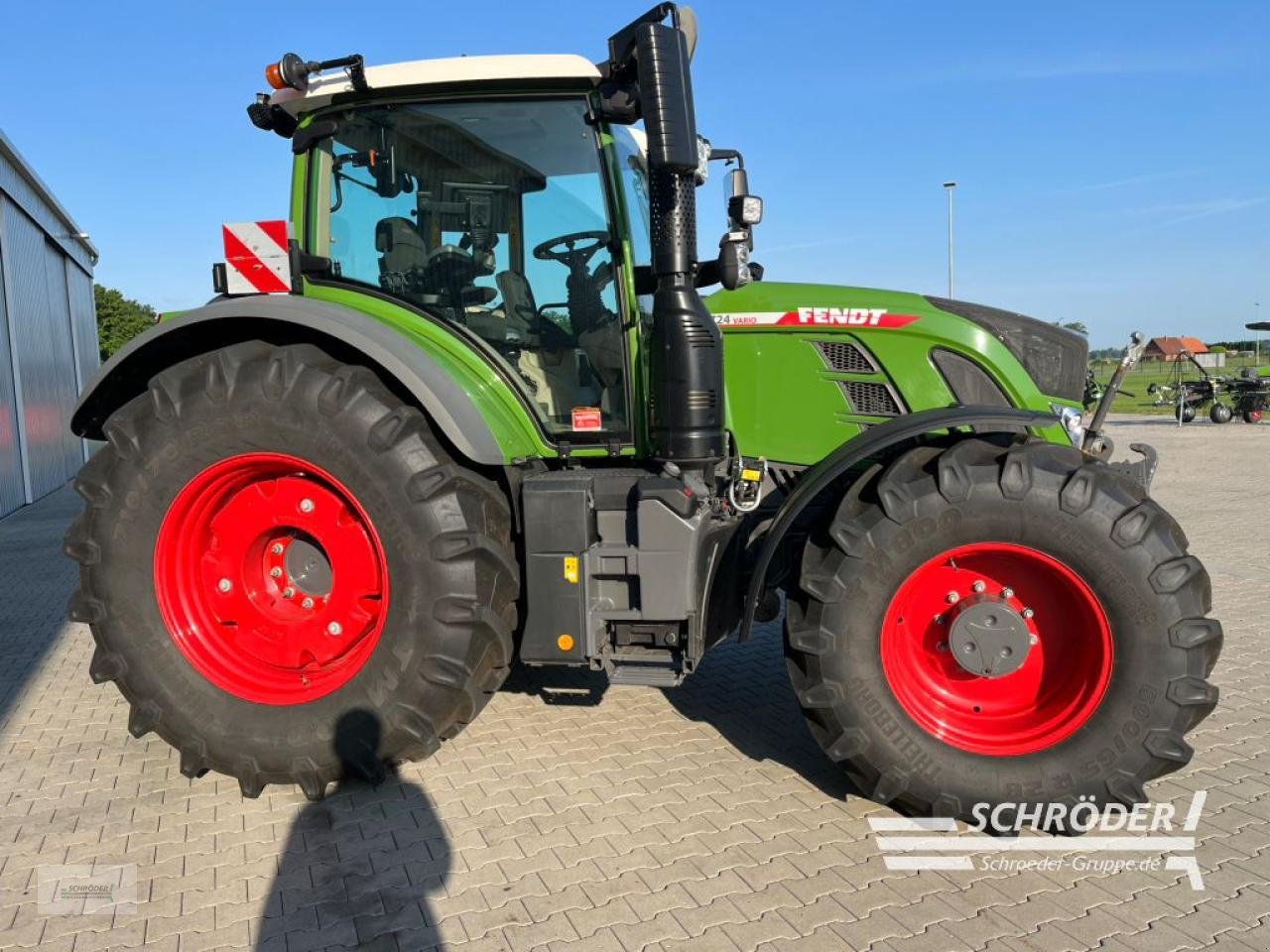 Traktor des Typs Fendt 724 VARIO GEN6 PROFI PLUS, Neumaschine in Scharrel (Bild 7)