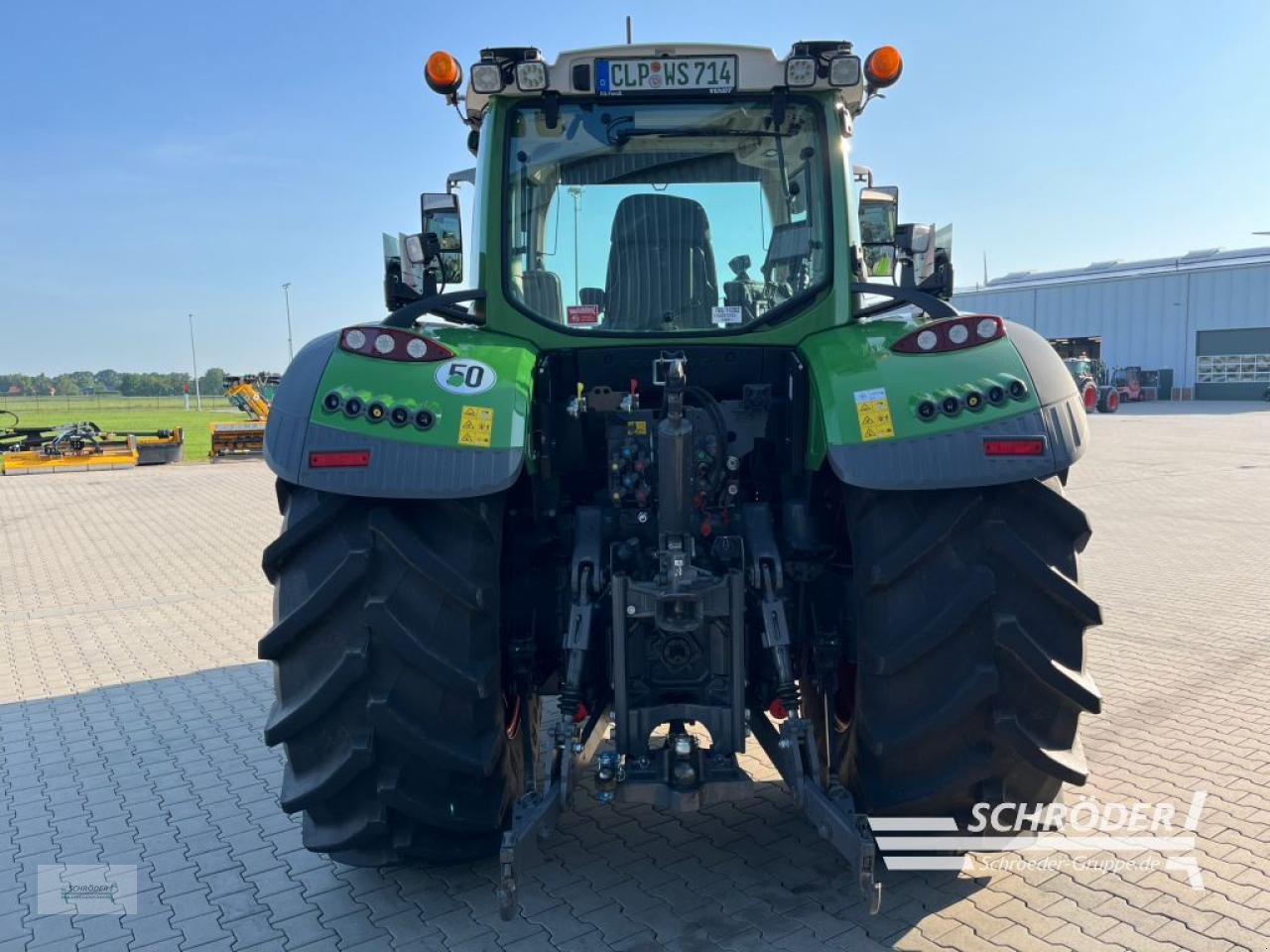 Traktor des Typs Fendt 724 VARIO GEN6 PROFI PLUS, Neumaschine in Scharrel (Bild 8)