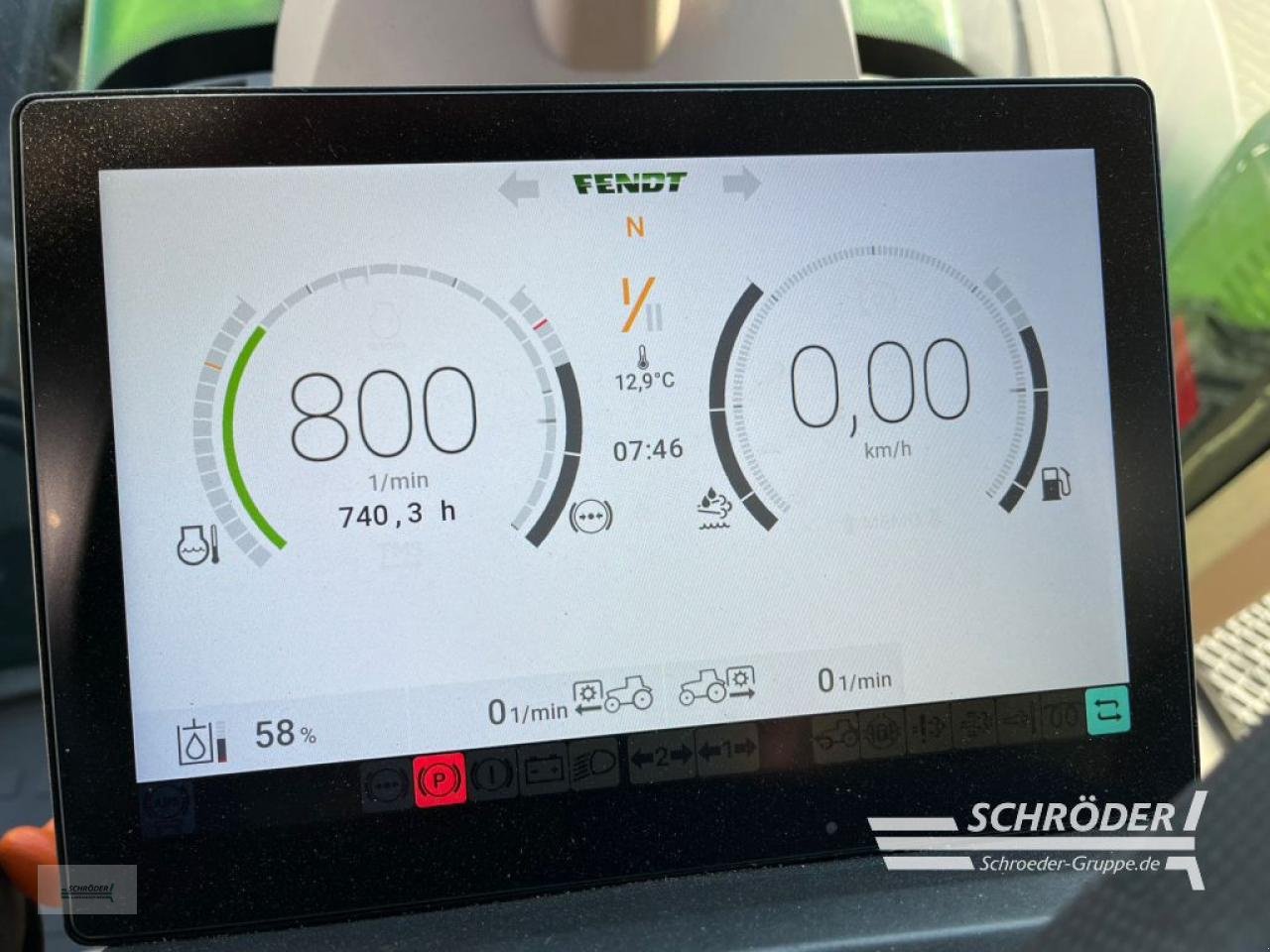 Traktor des Typs Fendt 724 VARIO GEN6 PROFI PLUS, Neumaschine in Scharrel (Bild 10)