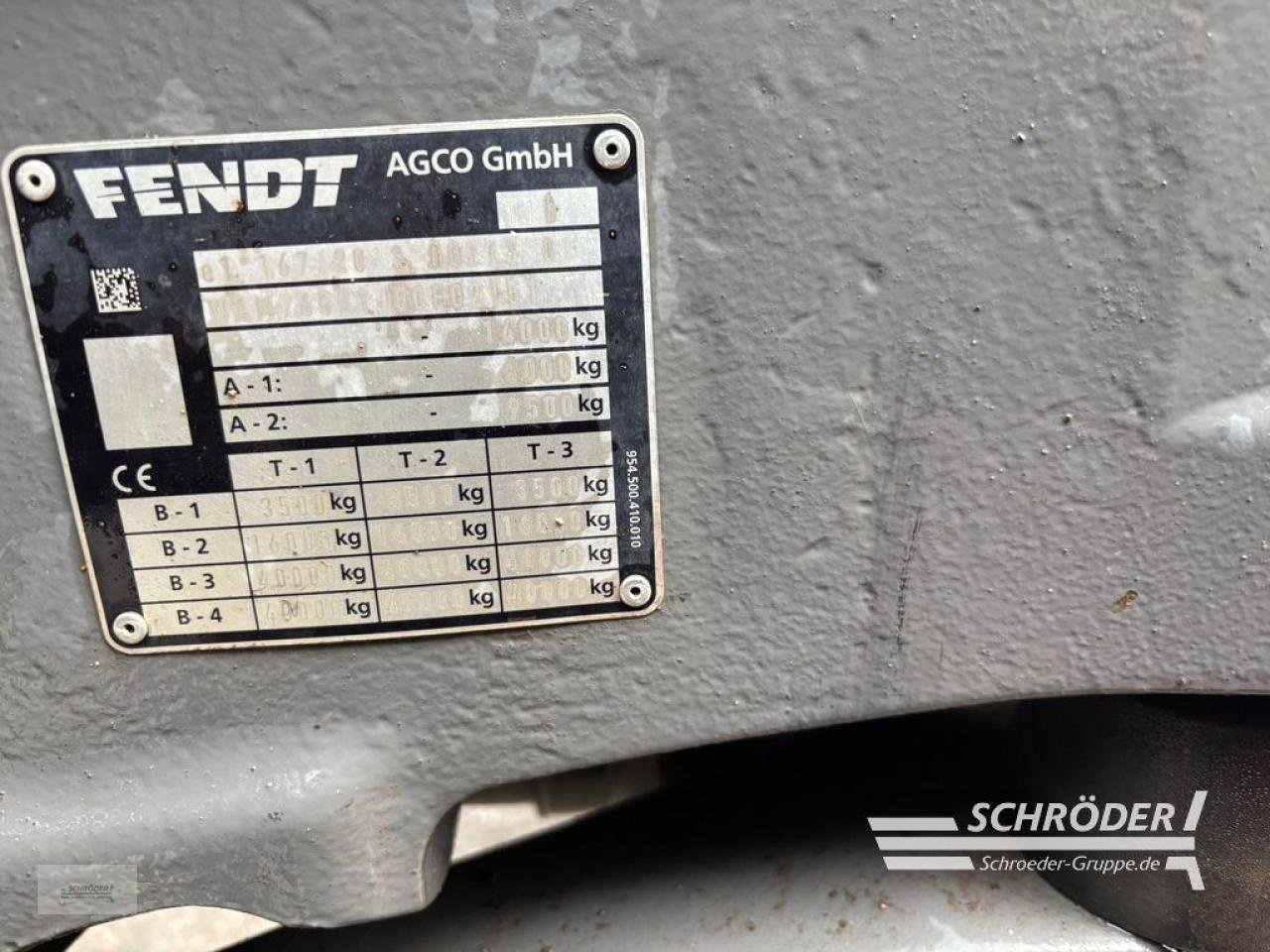 Traktor van het type Fendt 724 VARIO GEN6 PROFI PLUS, Gebrauchtmaschine in Langenweddingen (Foto 10)