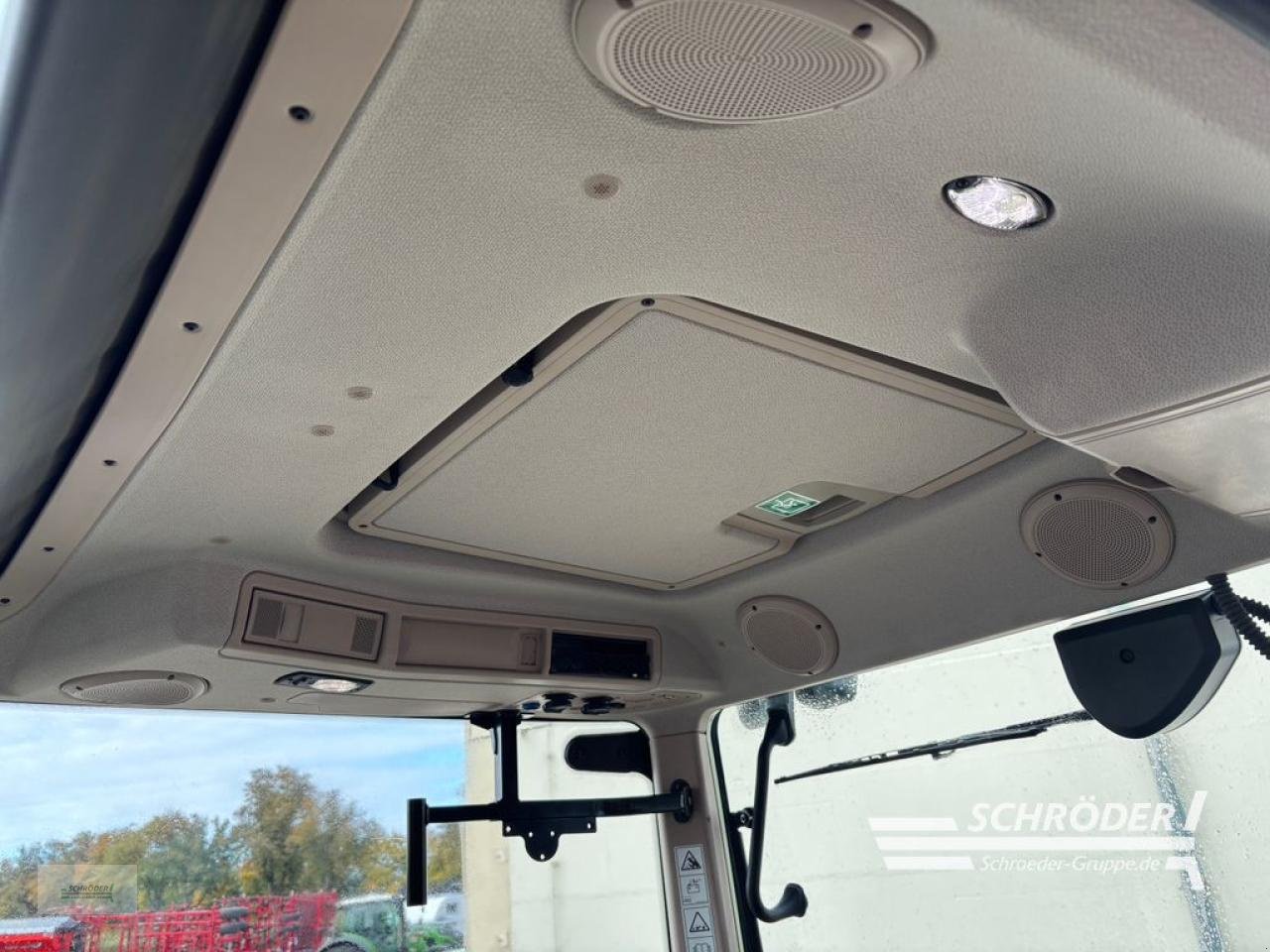 Traktor van het type Fendt 724 VARIO GEN6 PROFI PLUS, Gebrauchtmaschine in Langenweddingen (Foto 12)