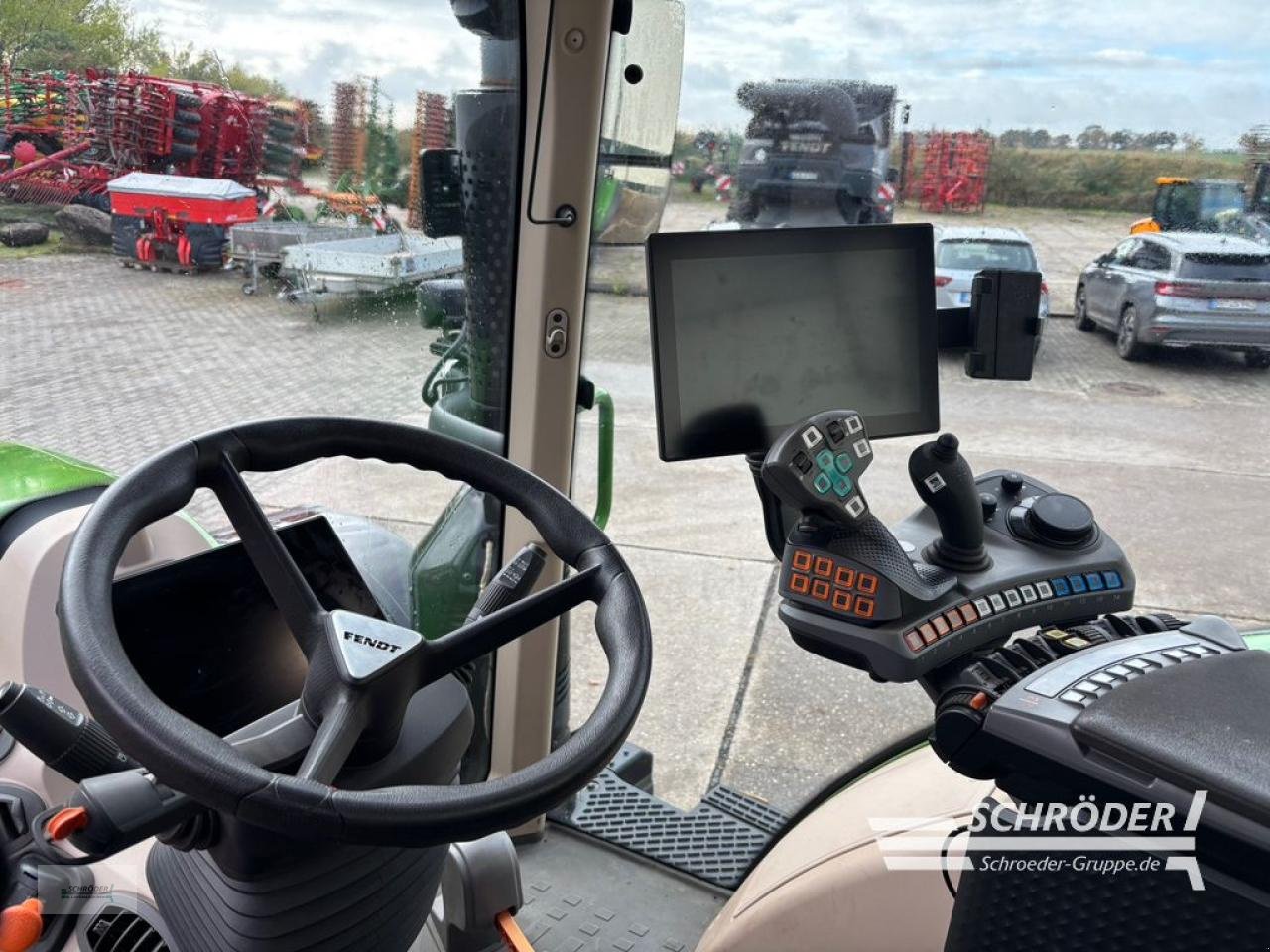 Traktor van het type Fendt 724 VARIO GEN6 PROFI PLUS, Gebrauchtmaschine in Langenweddingen (Foto 13)