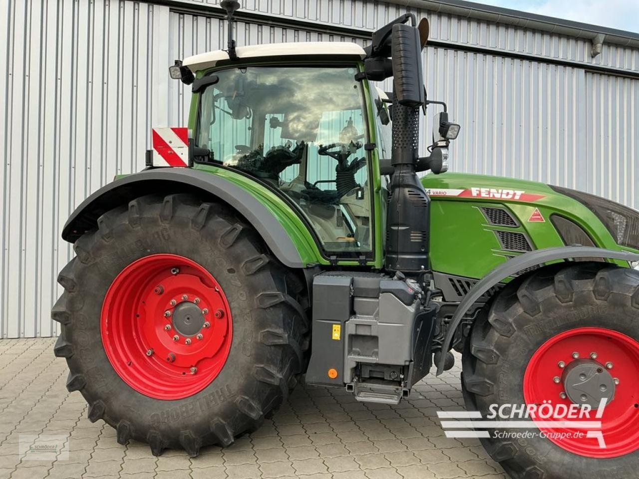 Traktor des Typs Fendt 724 VARIO GEN6 PROFI PLUS, Gebrauchtmaschine in Hemmoor (Bild 3)