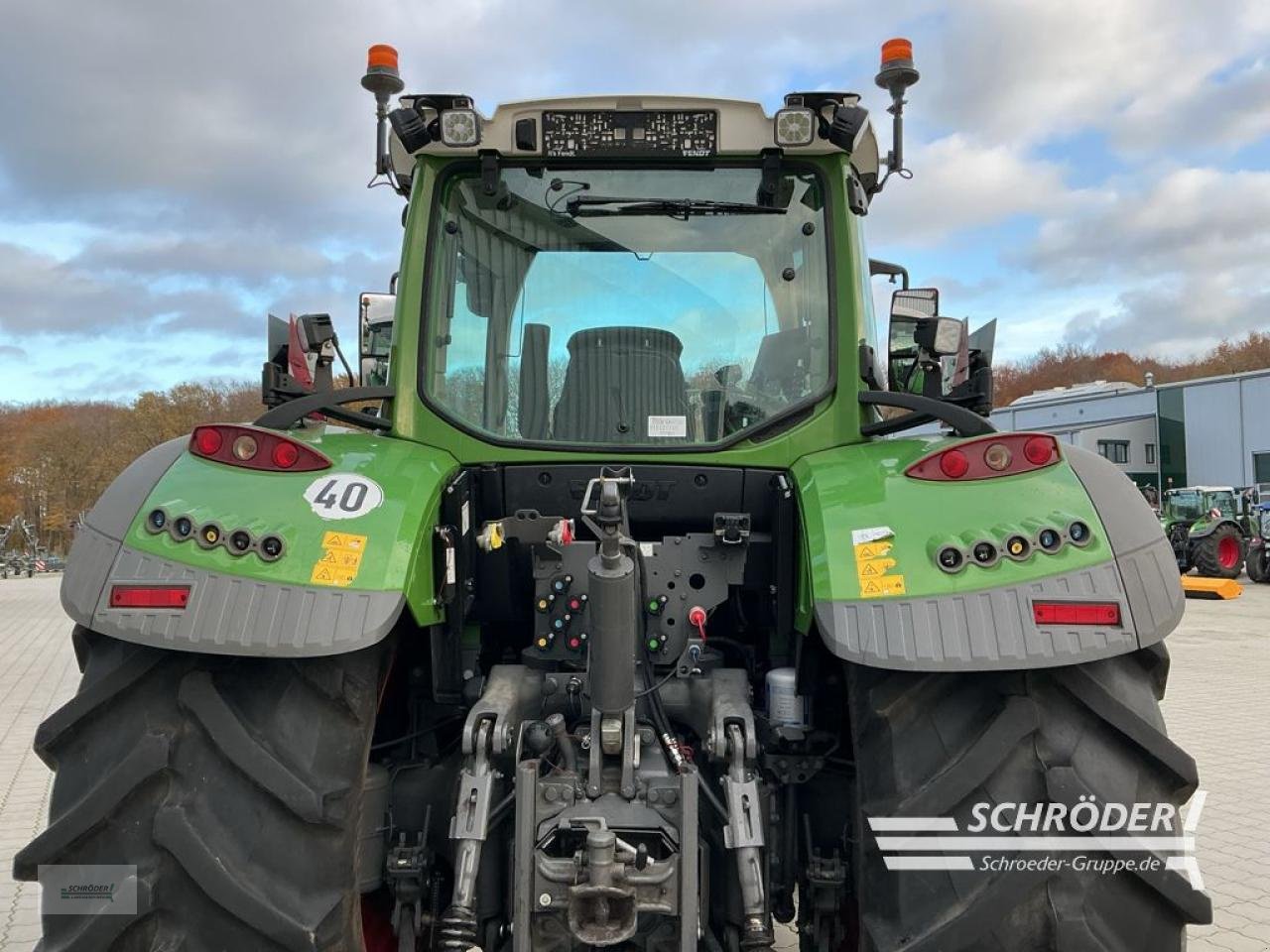 Traktor des Typs Fendt 724 VARIO GEN6 PROFI PLUS, Gebrauchtmaschine in Hemmoor (Bild 12)