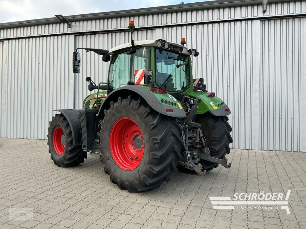 Traktor des Typs Fendt 724 VARIO GEN6 PROFI PLUS, Gebrauchtmaschine in Hemmoor (Bild 14)