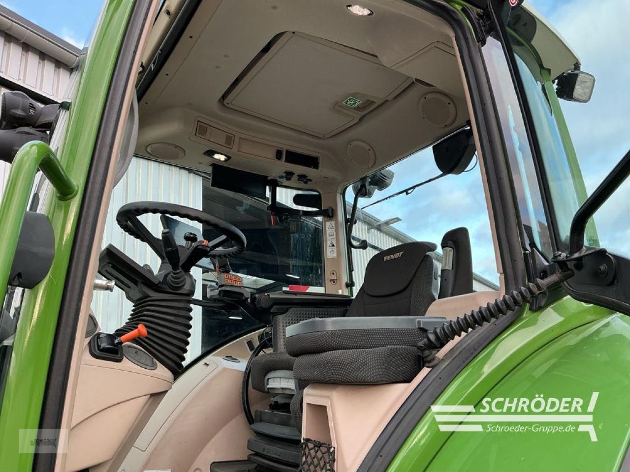 Traktor des Typs Fendt 724 VARIO GEN6 PROFI PLUS, Gebrauchtmaschine in Hemmoor (Bild 17)