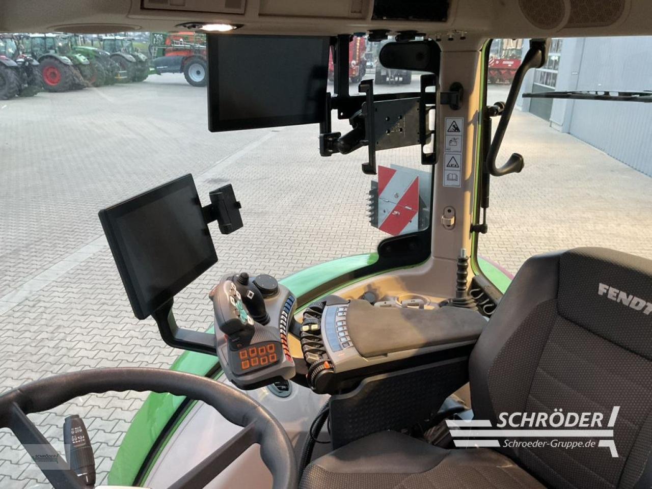 Traktor от тип Fendt 724 VARIO GEN6 PROFI PLUS, Neumaschine в Holdorf (Снимка 14)