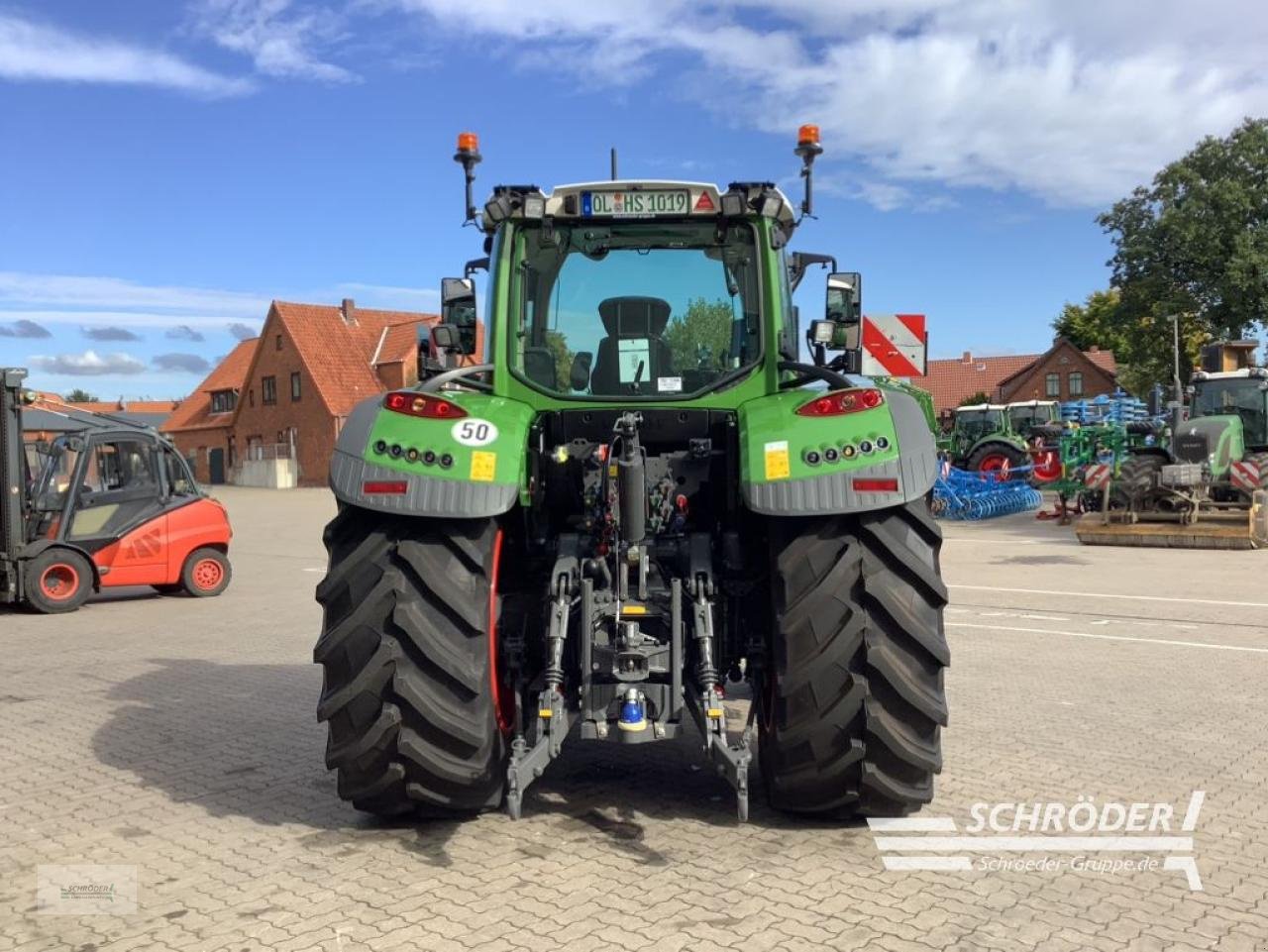 Traktor des Typs Fendt 724 VARIO GEN6 PROFI PLUS, Neumaschine in Völkersen (Bild 4)