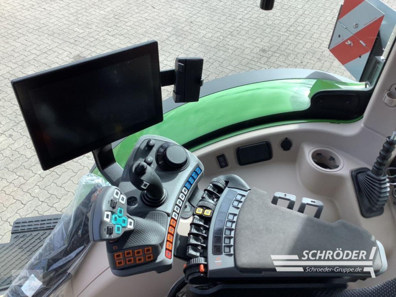 Traktor des Typs Fendt 724 VARIO GEN6 PROFI PLUS, Neumaschine in Völkersen (Bild 7)