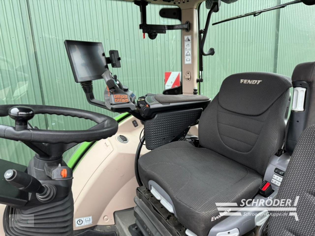 Traktor типа Fendt 724 VARIO GEN6 PROFI PLUS, Neumaschine в Twistringen (Фотография 16)