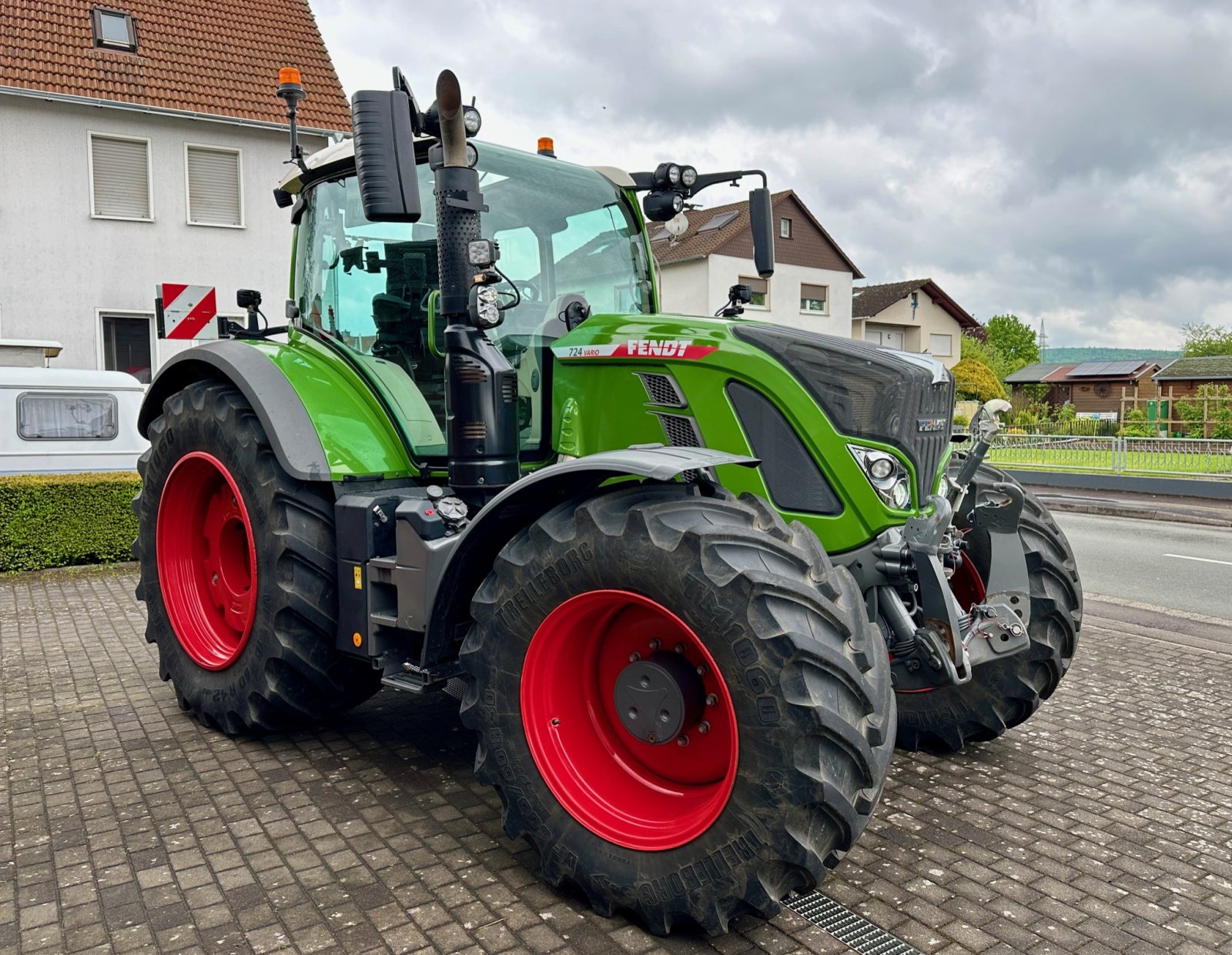 Traktor des Typs Fendt 724 Vario Gen6 Profi+Setting 2 Garantie (718 720 722 ), Gebrauchtmaschine in Weimar/Hessen (Bild 3)