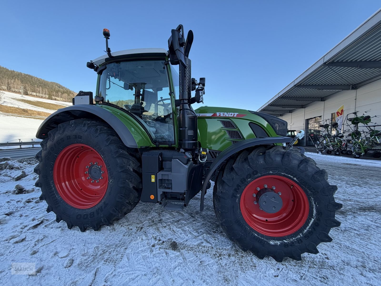 Traktor van het type Fendt 724 Vario Gen6 Profi+ Setting 2, Neumaschine in Eben (Foto 7)