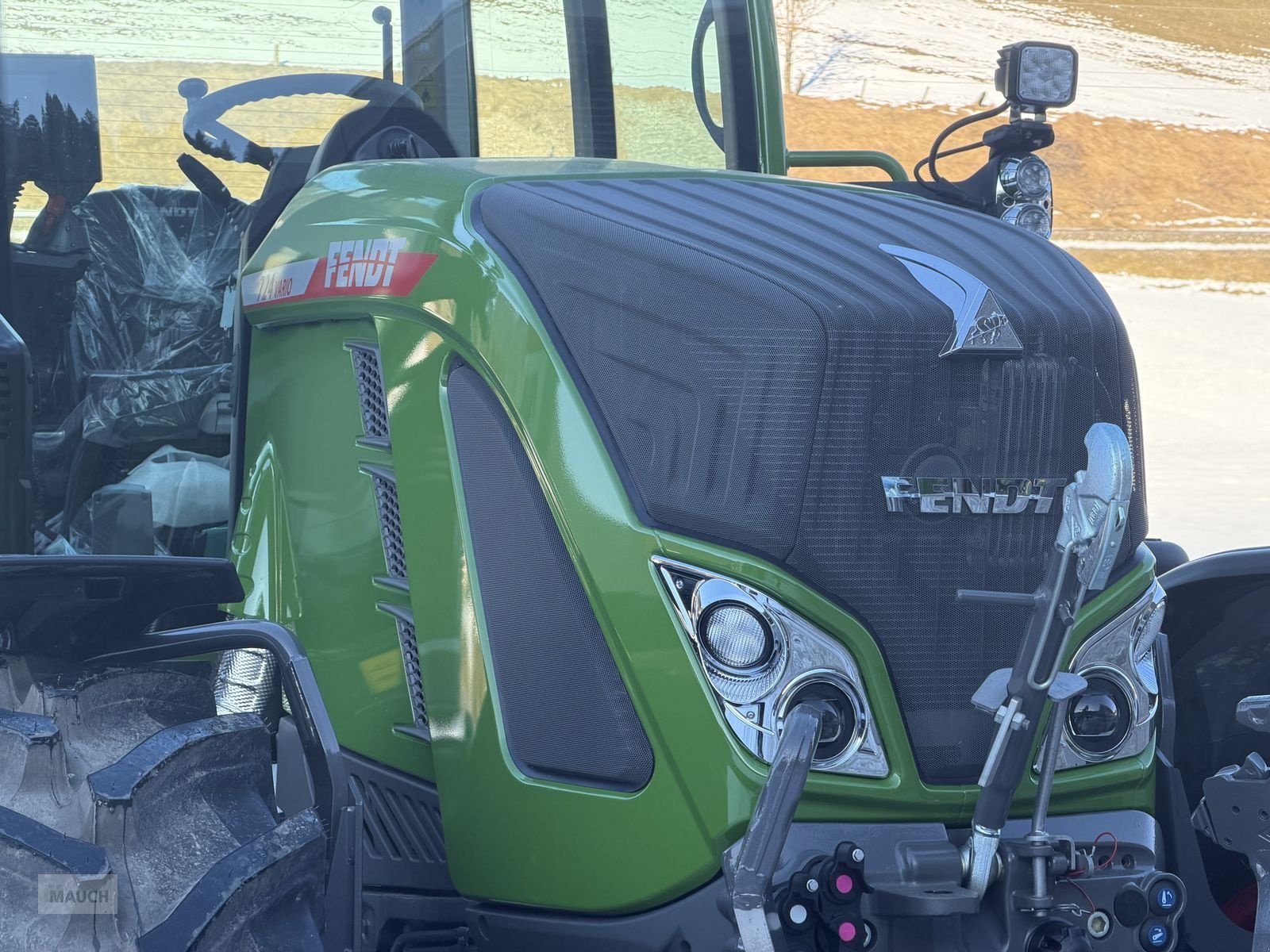 Traktor van het type Fendt 724 Vario Gen6 Profi+ Setting 2, Neumaschine in Eben (Foto 5)