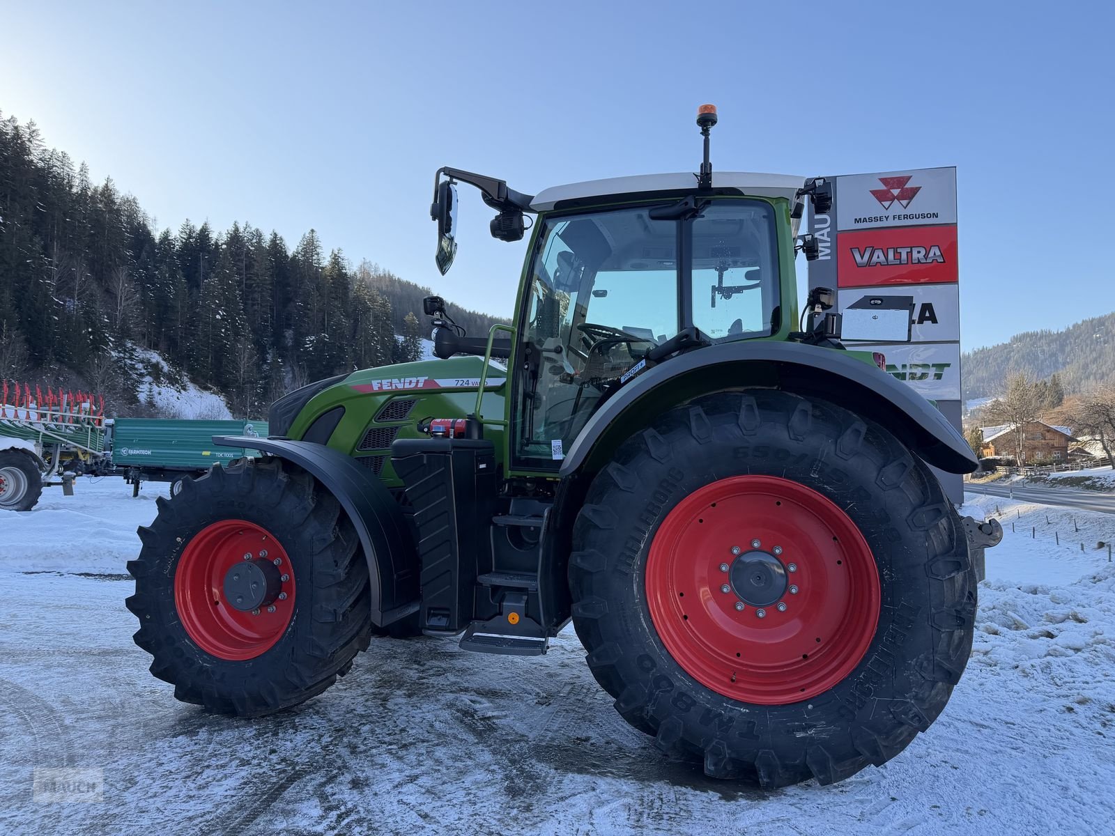 Traktor van het type Fendt 724 Vario Gen6 Profi+ Setting 2, Neumaschine in Eben (Foto 11)