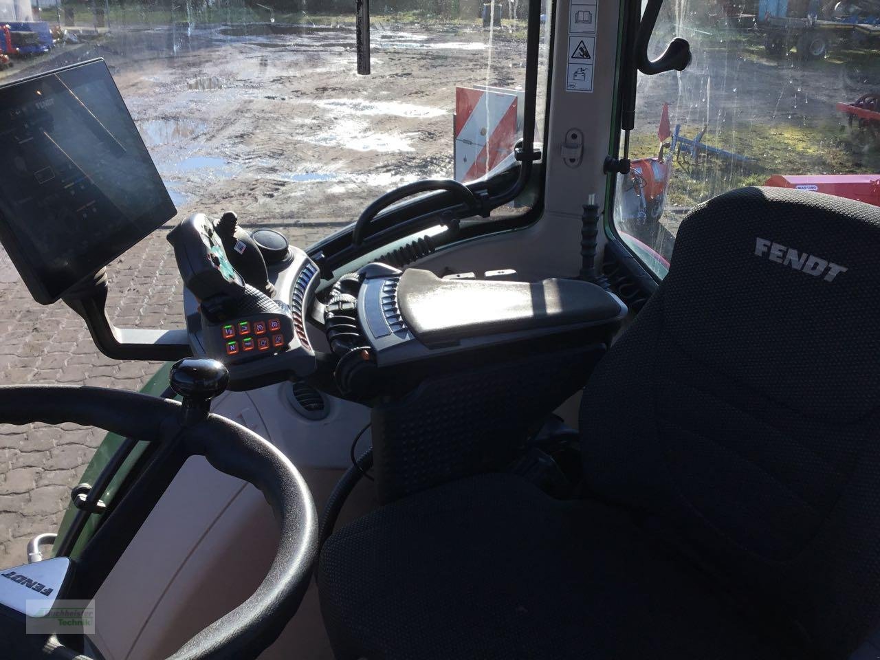 Traktor van het type Fendt 724 Vario Gen6 Profi+ Setting 2, Gebrauchtmaschine in Coppenbruegge (Foto 10)