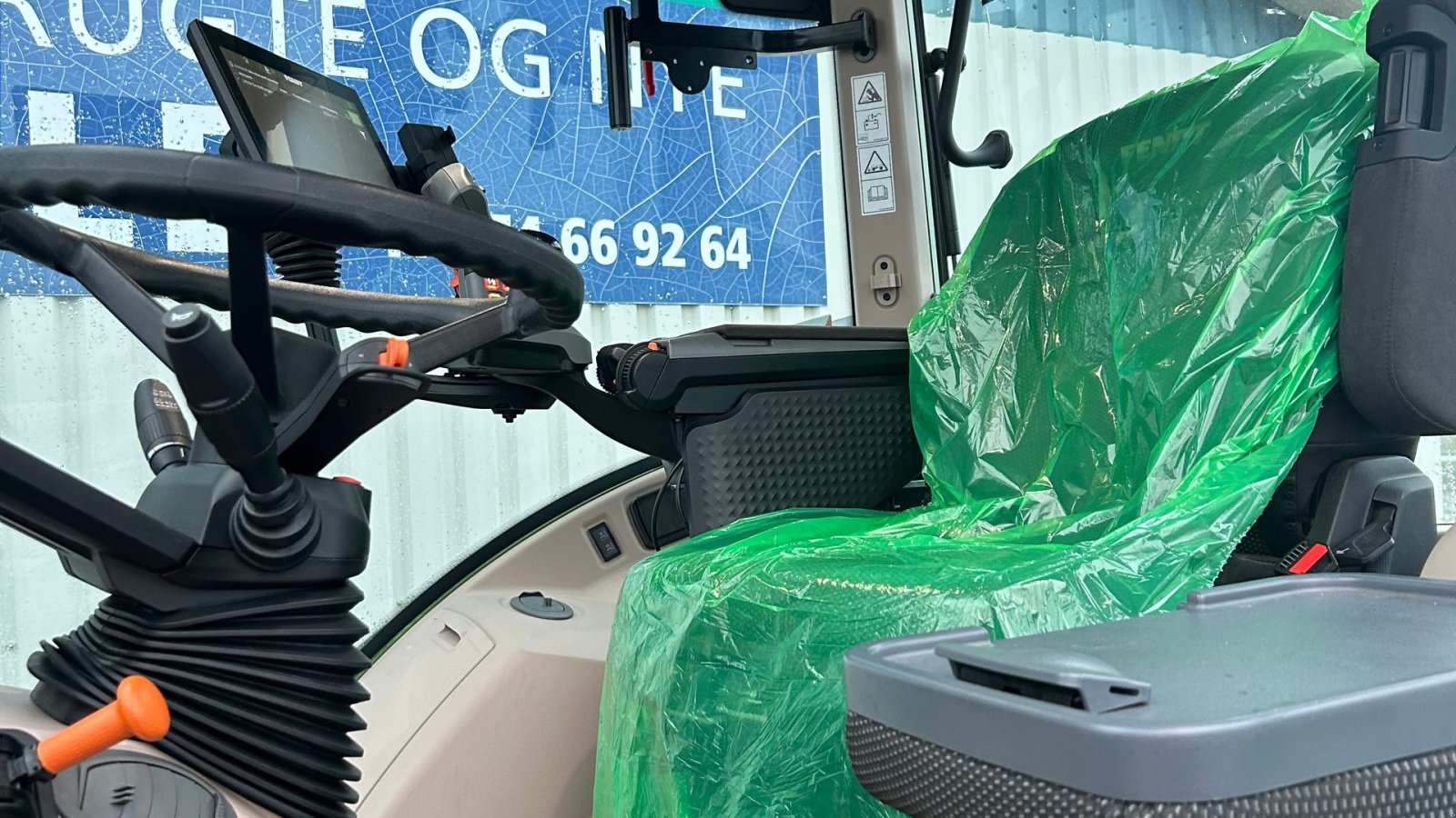 Traktor типа Fendt 724 Vario Gen6 Profi+ Setting2 Med Fendt Frontlæsser 5x90, Gebrauchtmaschine в Rødekro (Фотография 11)