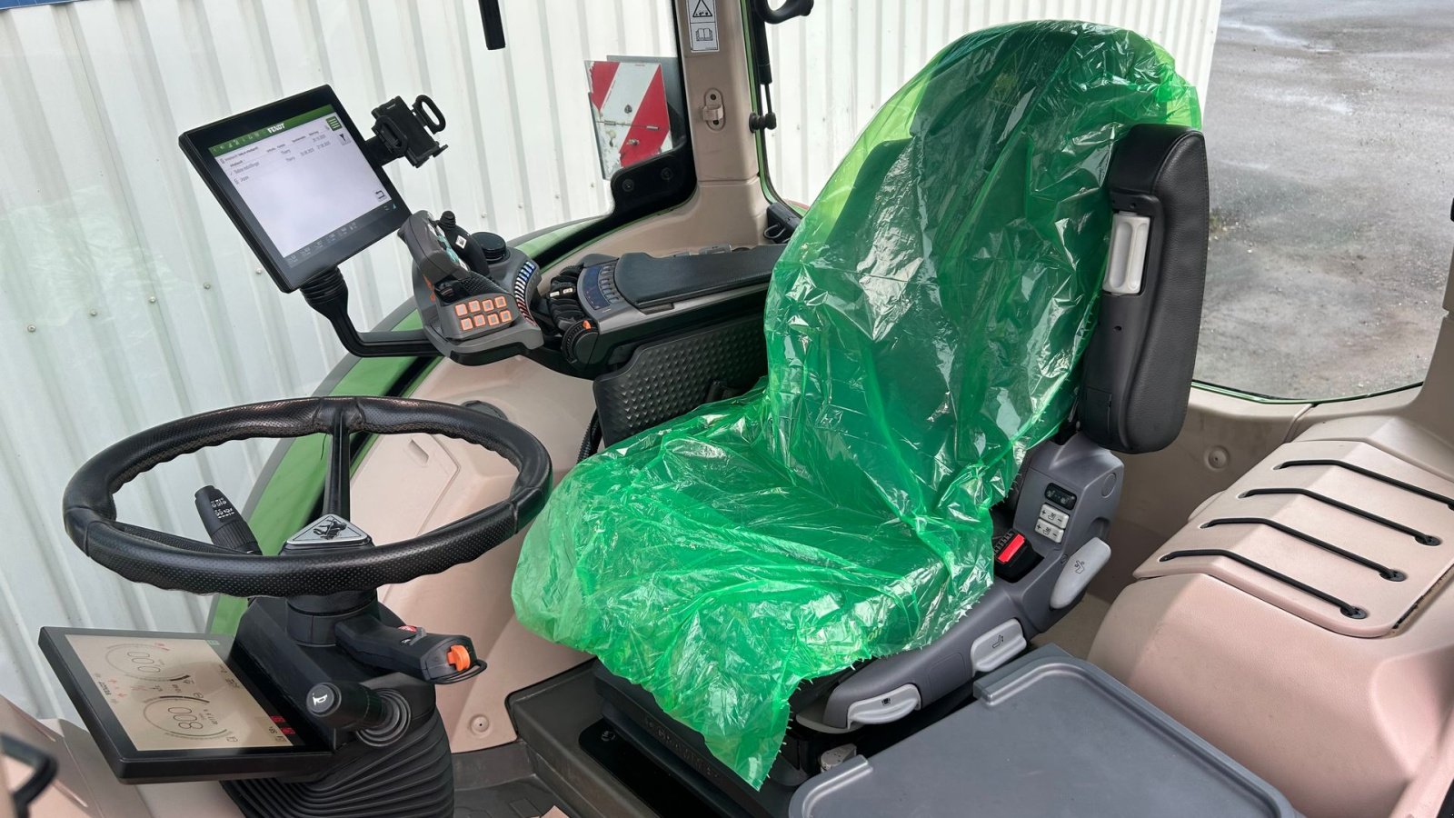 Traktor typu Fendt 724 Vario Gen6 Profi+ Setting2 Meget udstyr. Fendt Frontlæsser 5X90, Gebrauchtmaschine v Rødekro (Obrázek 11)