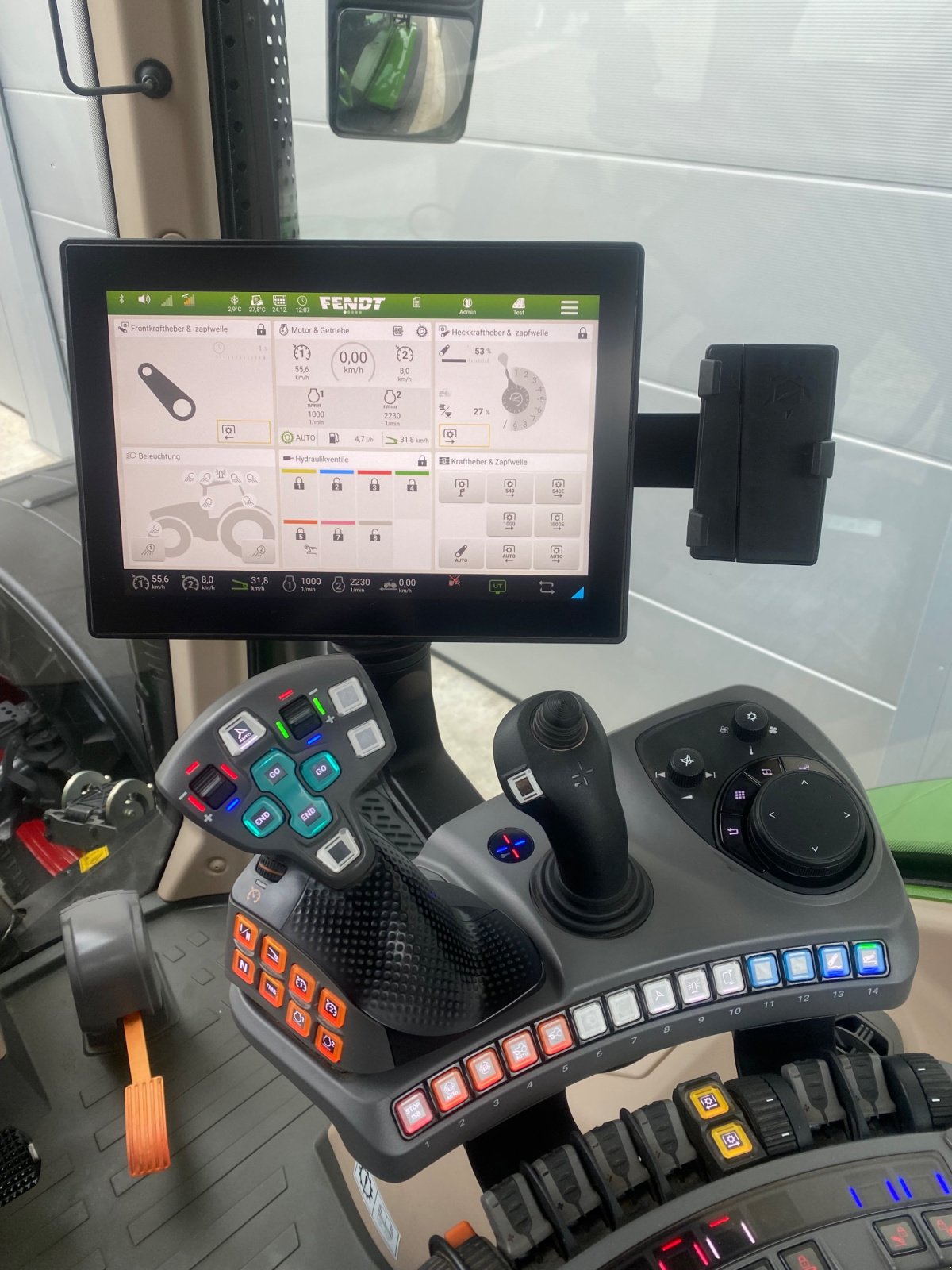 Traktor del tipo Fendt 724 Vario Gen.6 Profi+ Setting2 Profiplus LED RTK TI Headland, Gebrauchtmaschine en Weigendorf (Imagen 7)