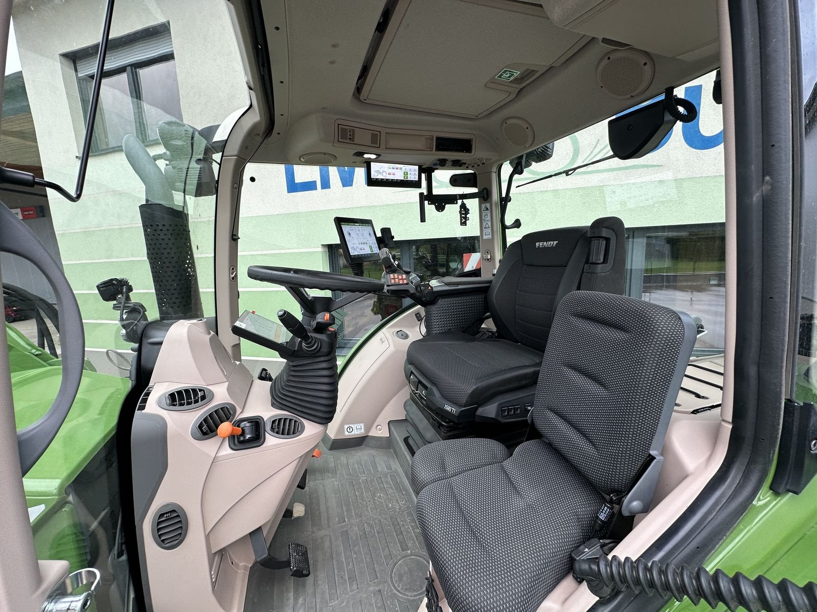 Traktor tipa Fendt 724 Vario Gen6 Profi+ Setting2, Gebrauchtmaschine u Hürm (Slika 12)