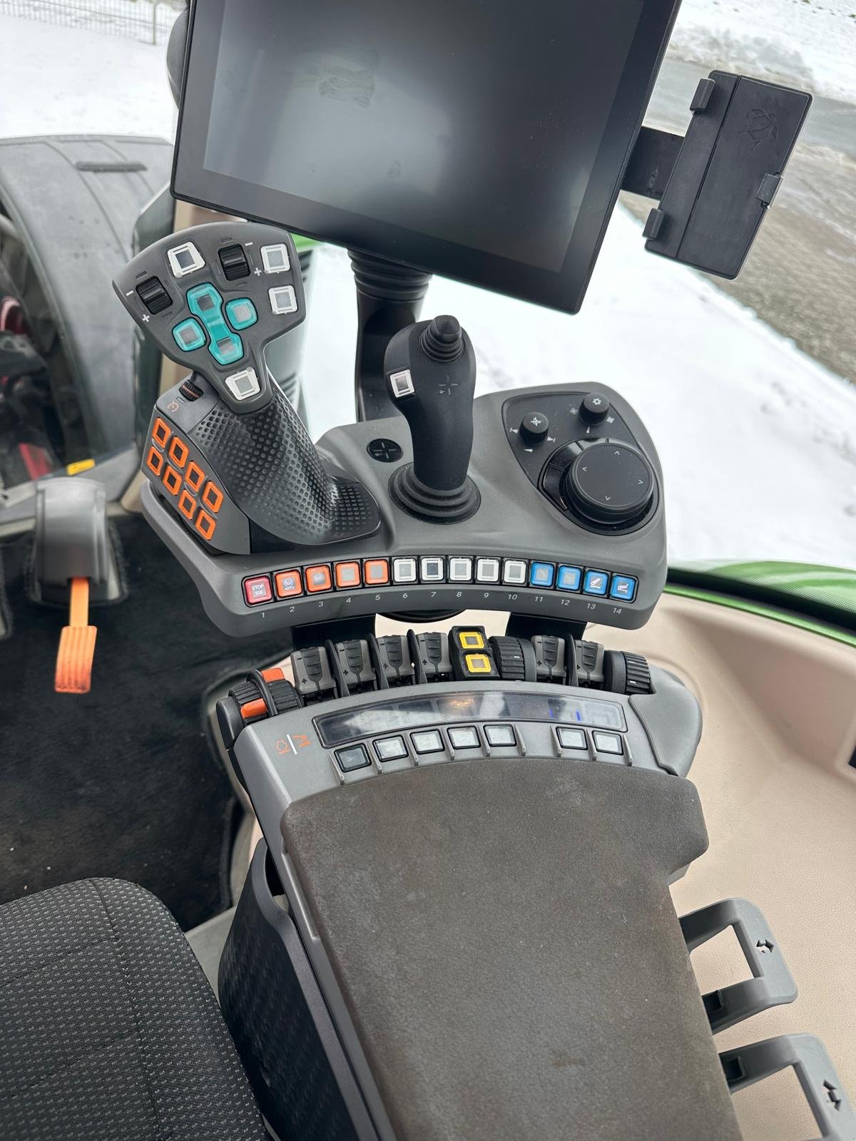 Traktor tipa Fendt 724 Vario Gen6 Profi, Gebrauchtmaschine u Wanderup (Slika 12)