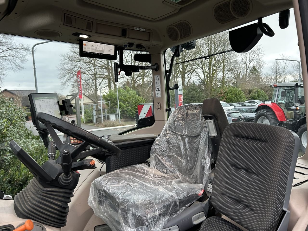 Traktor tipa Fendt 724 Vario Gen6 ProfiPlus s, Gebrauchtmaschine u Achterveld (Slika 10)