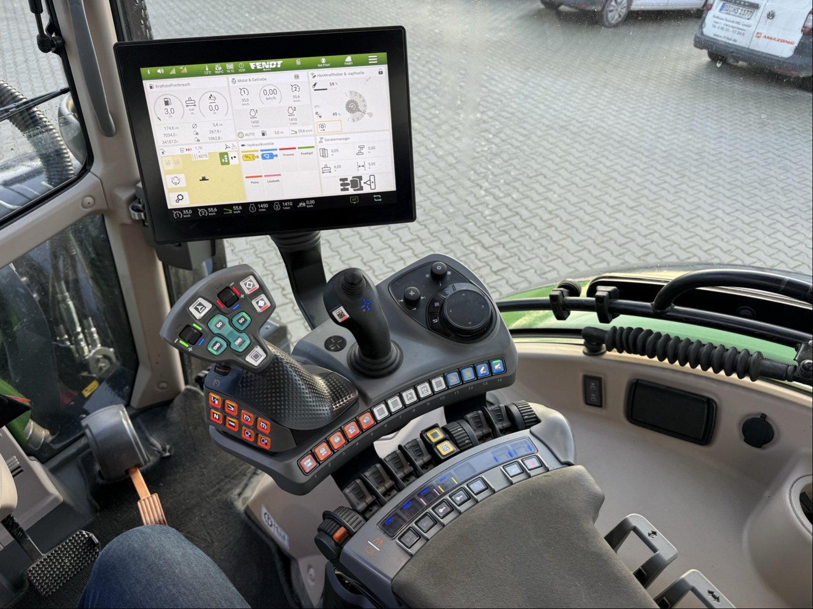 Traktor des Typs Fendt 724 Vario Gen6 ProfiPlus, Gebrauchtmaschine in Bad Oldesloe (Bild 13)