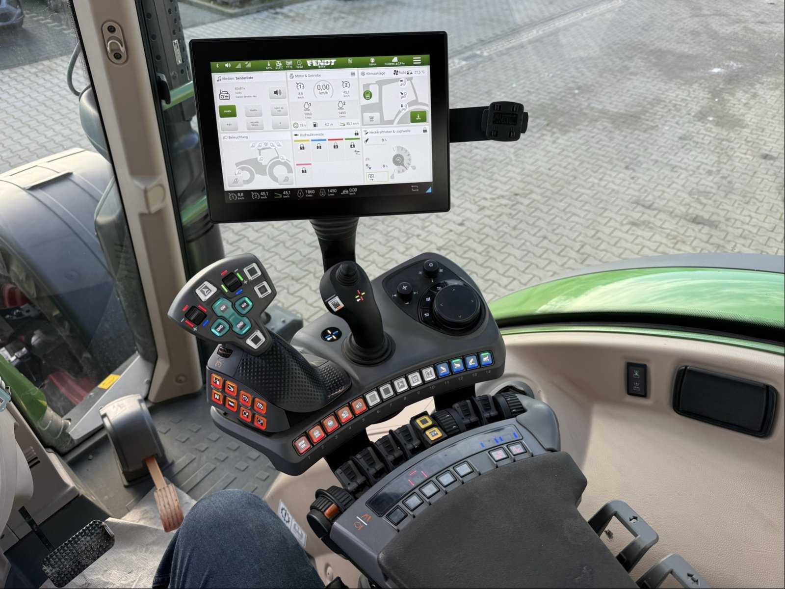 Traktor del tipo Fendt 724 Vario Gen6 ProfiPlus, Gebrauchtmaschine en Bad Oldesloe (Imagen 11)