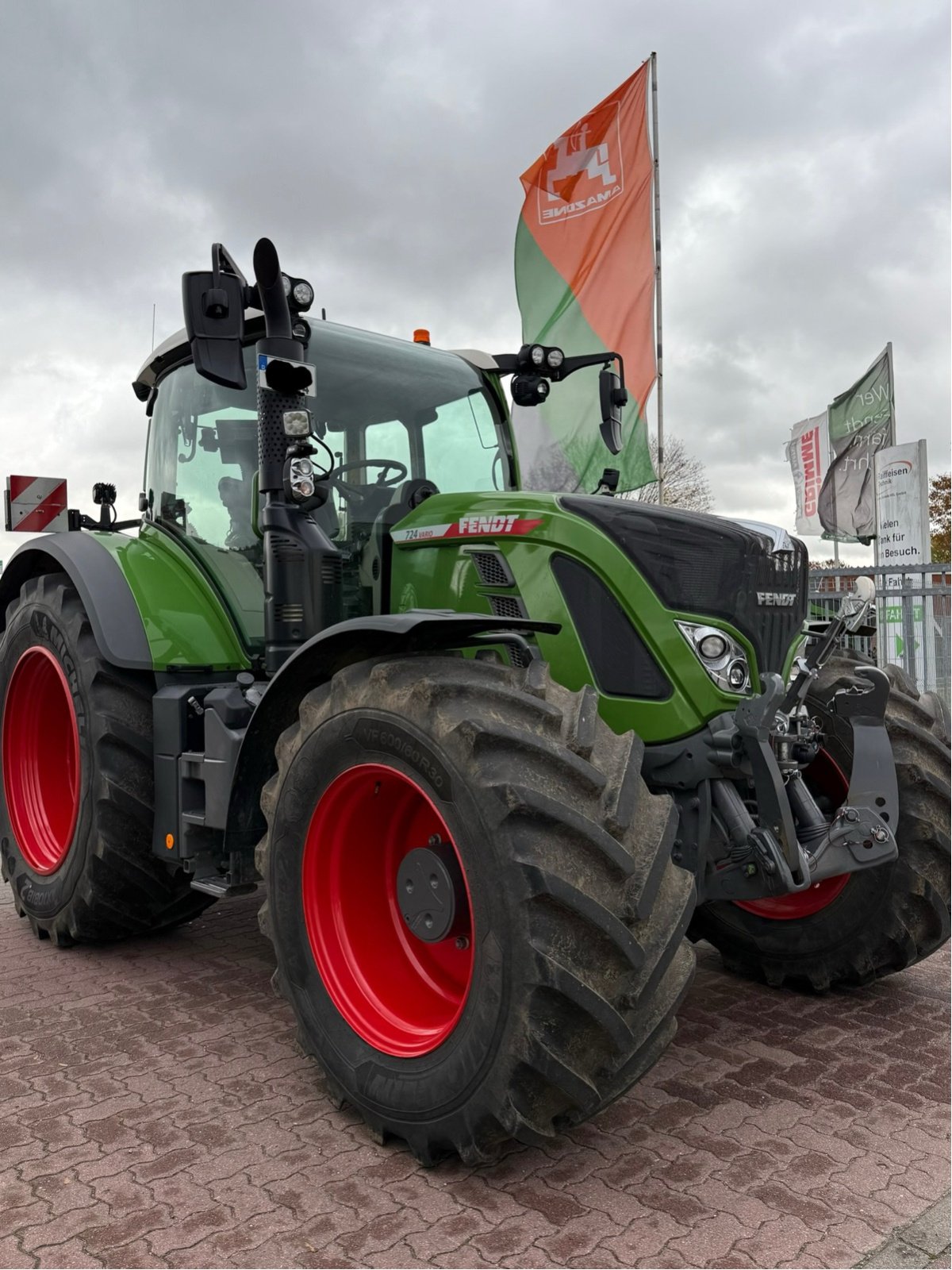 Traktor del tipo Fendt 724 Vario Gen6 ProfiPlus, Gebrauchtmaschine en Elmenhorst-Lanken (Imagen 2)