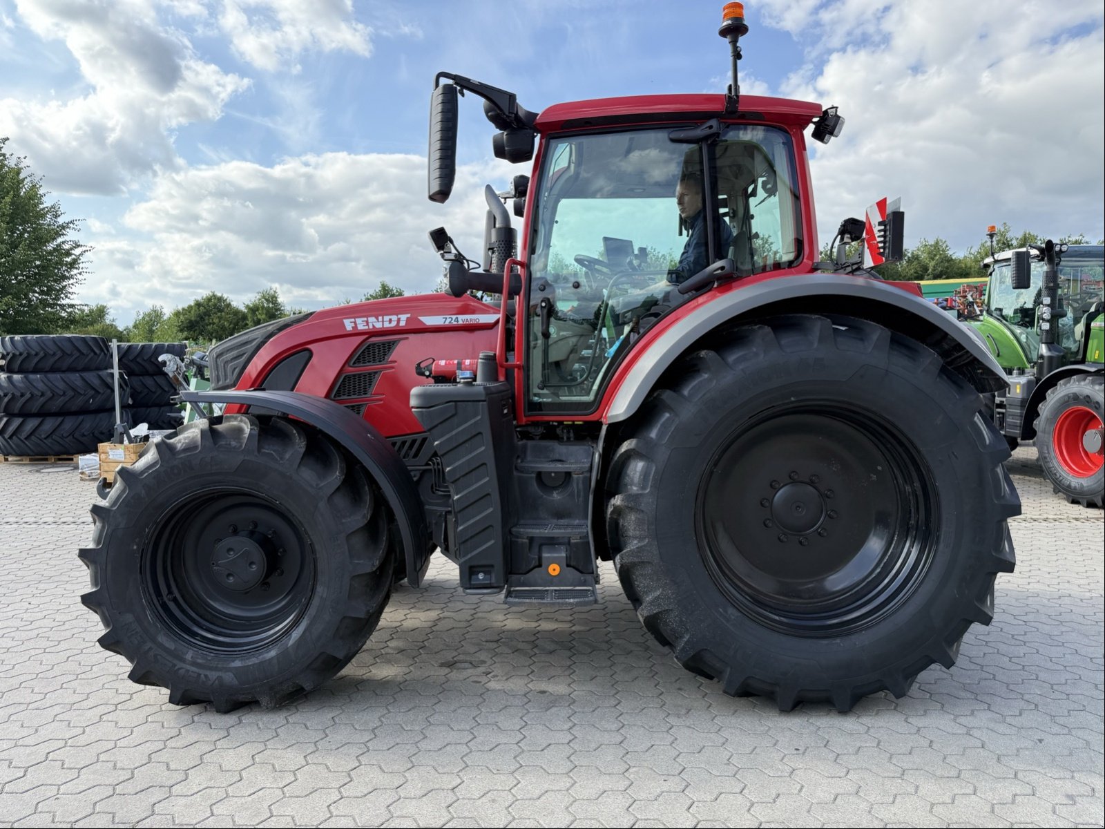 Traktor typu Fendt 724 Vario Gen6 ProfiPlus, Gebrauchtmaschine w Bad Oldesloe (Zdjęcie 8)