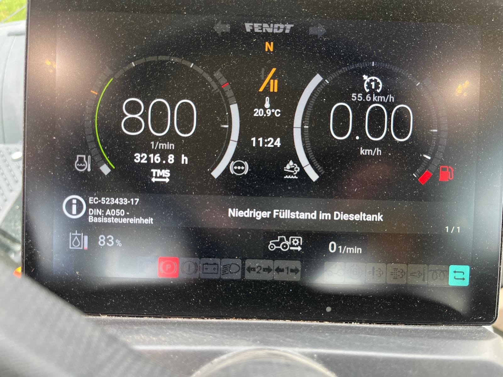 Traktor des Typs Fendt 724 Vario Gen6 ProfiPlus, Gebrauchtmaschine in Elmenhorst-Lanken (Bild 7)