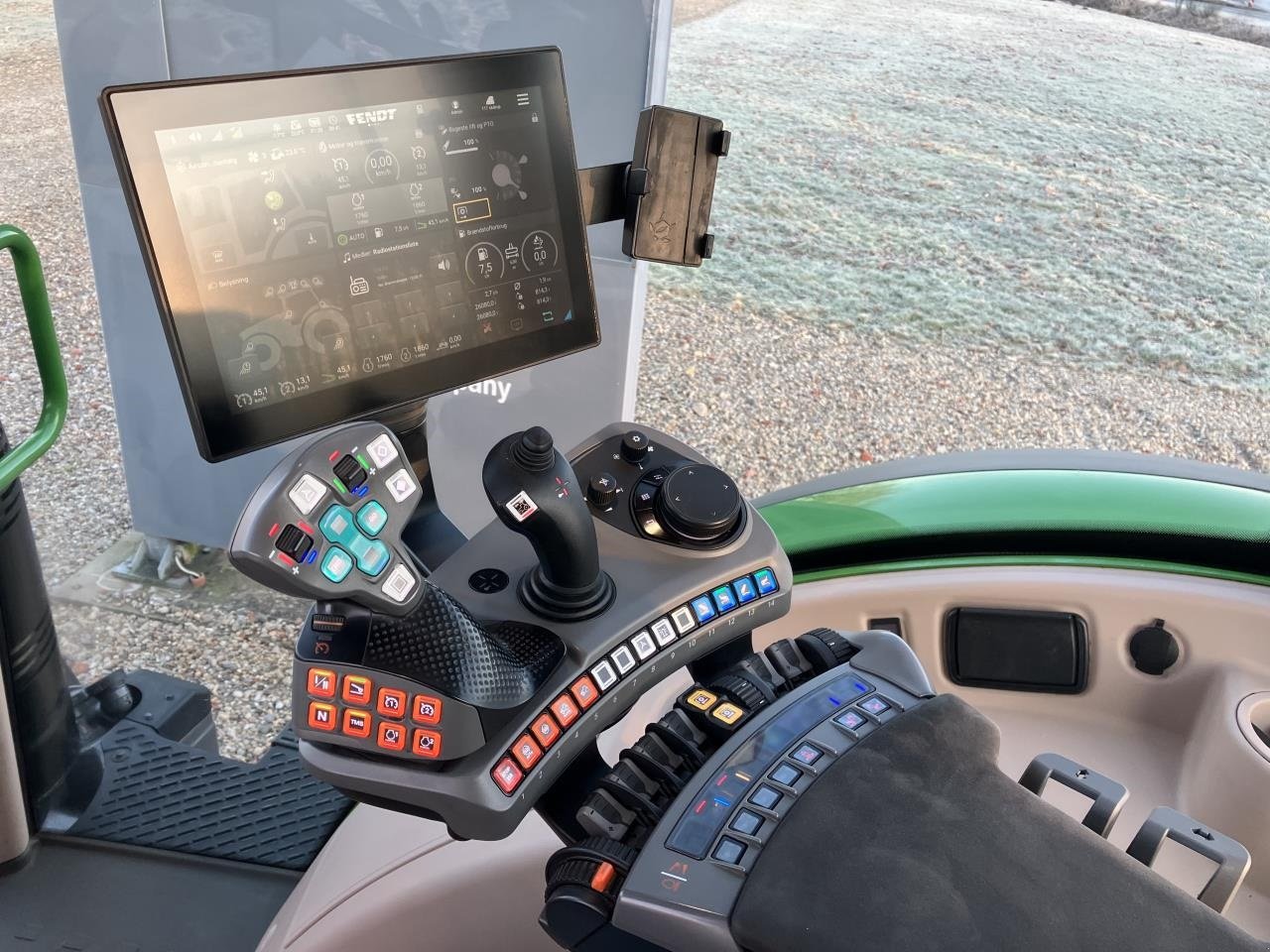 Traktor typu Fendt 724 VARIO GEN6, Gebrauchtmaschine w Grindsted (Zdjęcie 4)