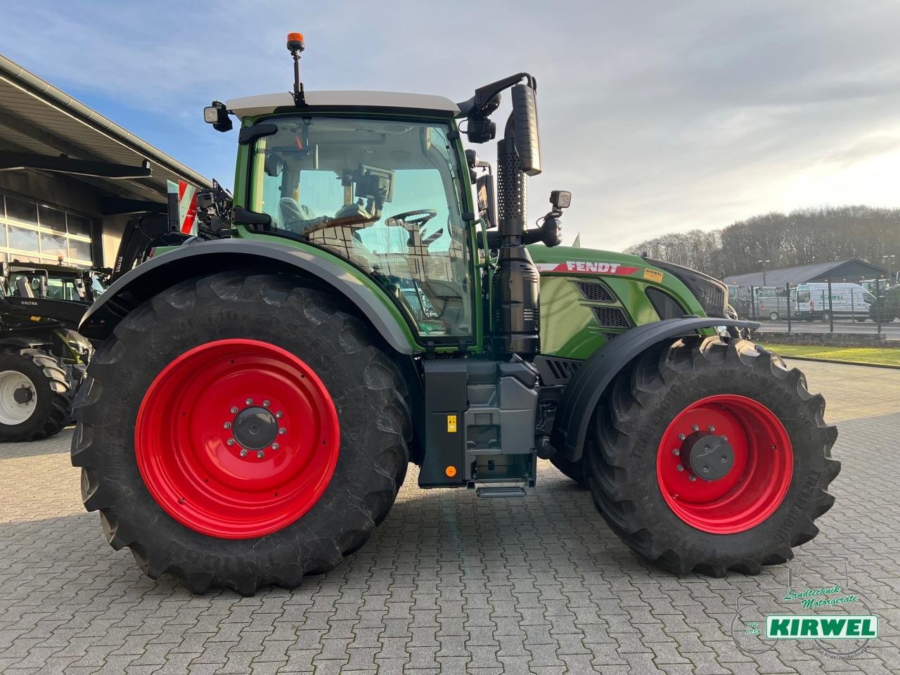 Traktor des Typs Fendt 724 Vario Gen6, Neumaschine in Blankenheim (Bild 3)