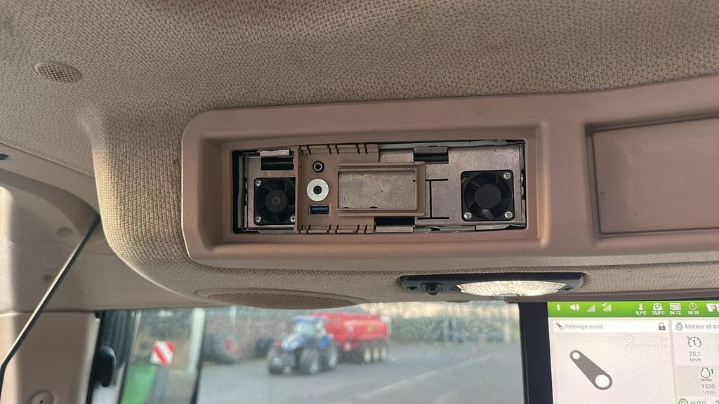 Traktor of the type Fendt 724 Vario GEN6, Gebrauchtmaschine in Hapert (Picture 10)