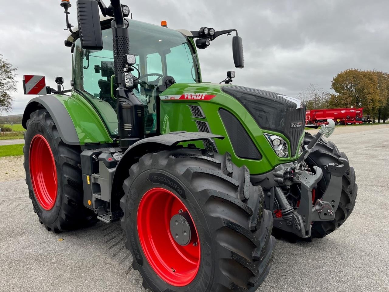 Traktor des Typs Fendt 724 VARIO GEN6, Gebrauchtmaschine in Suldrup (Bild 2)