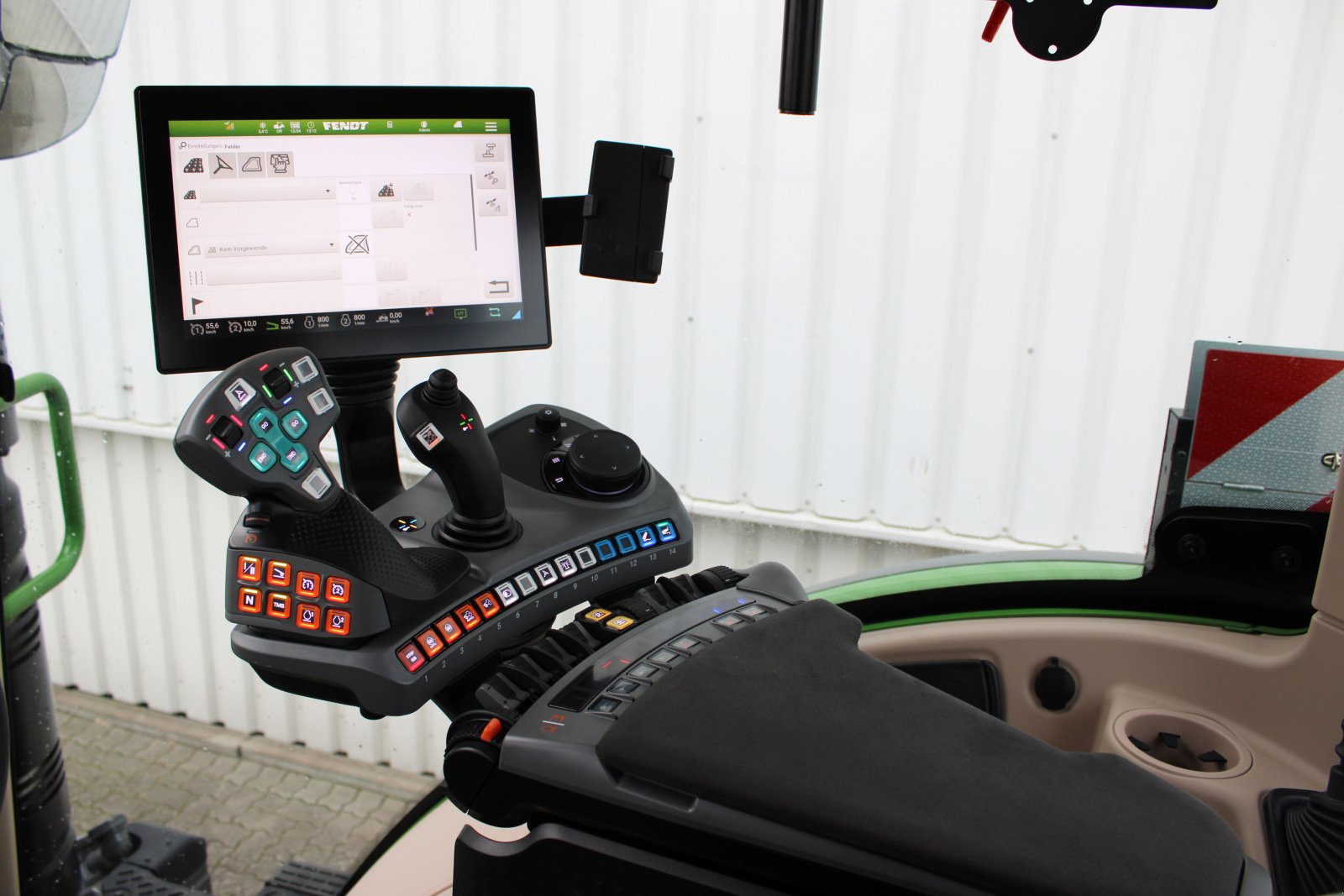 Traktor des Typs Fendt 724 Vario Gen6, Neumaschine in Holle- Grasdorf (Bild 16)