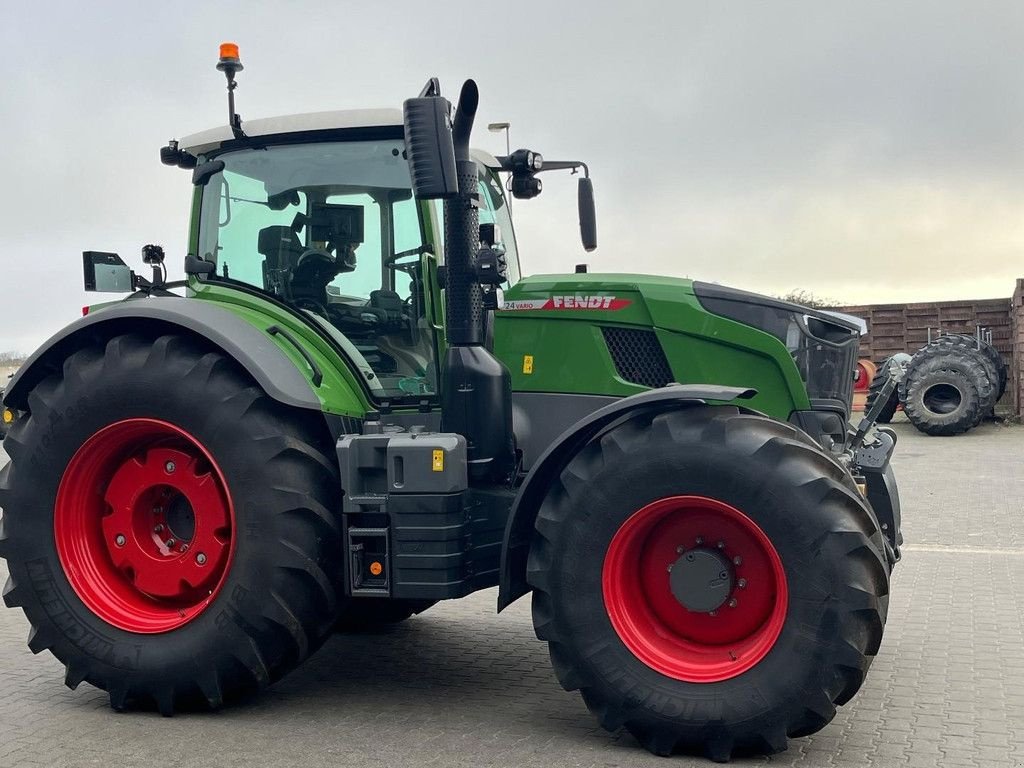 Traktor от тип Fendt 724 Vario Gen7 Power Plus, Gebrauchtmaschine в Hapert (Снимка 4)