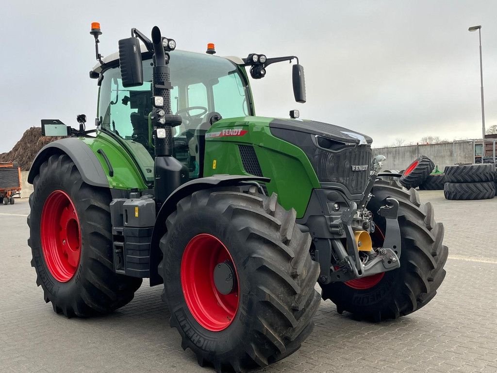 Traktor от тип Fendt 724 Vario Gen7 Power Plus, Gebrauchtmaschine в Hapert (Снимка 3)