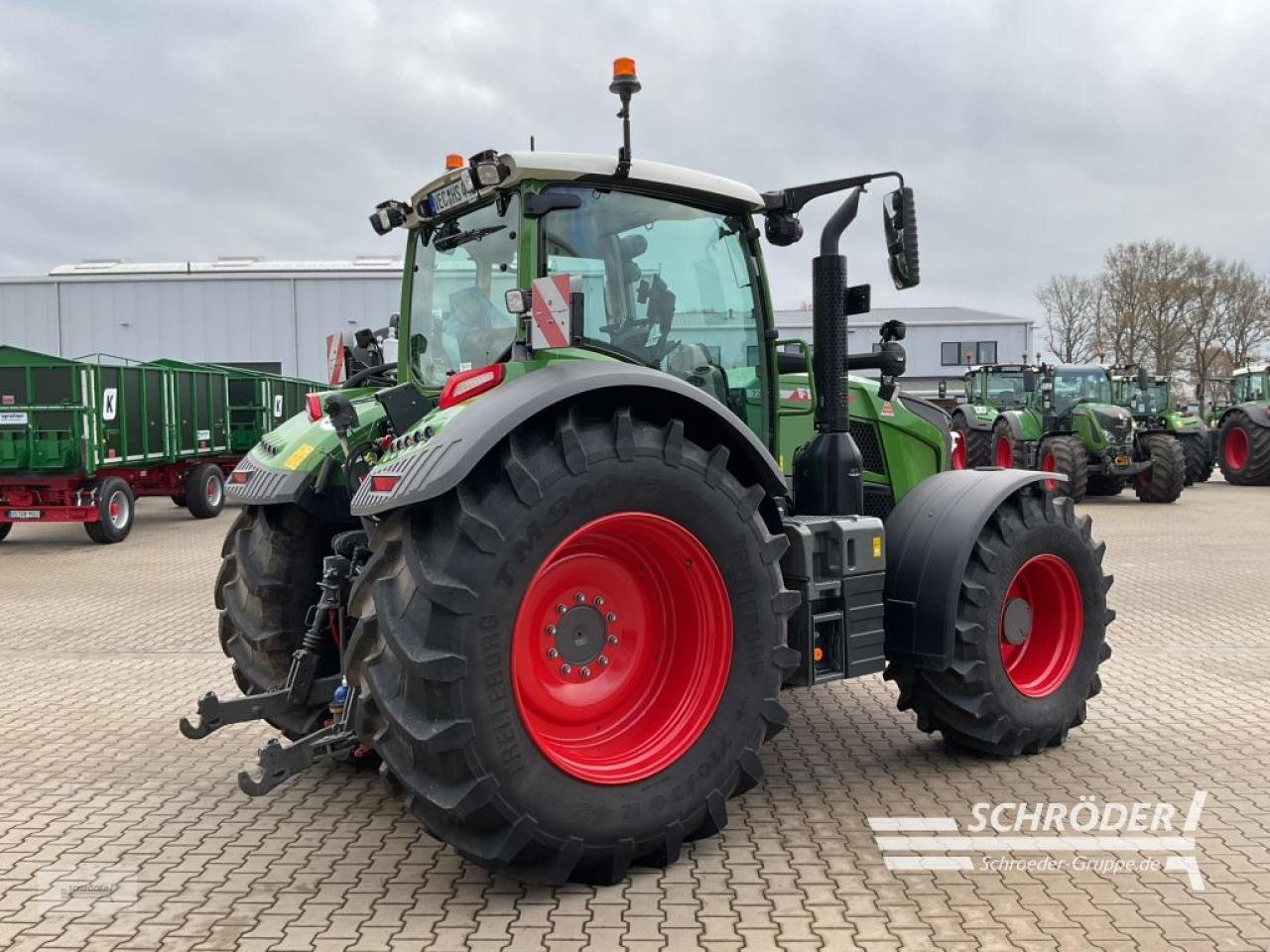 Traktor of the type Fendt 724 VARIO GEN7 POWER PLUS, Neumaschine in Holdorf (Picture 3)