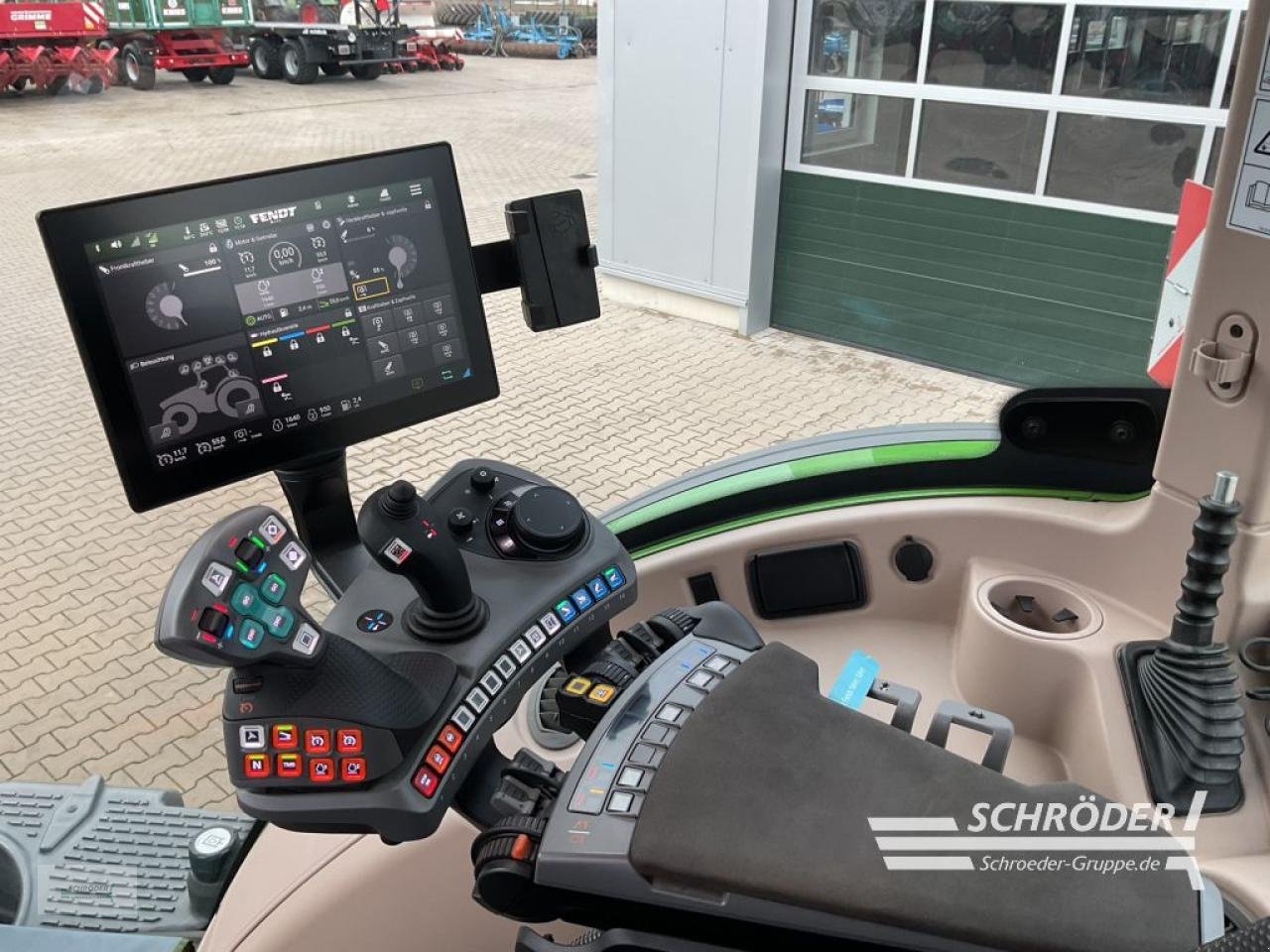 Traktor of the type Fendt 724 VARIO GEN7 POWER PLUS, Neumaschine in Holdorf (Picture 11)