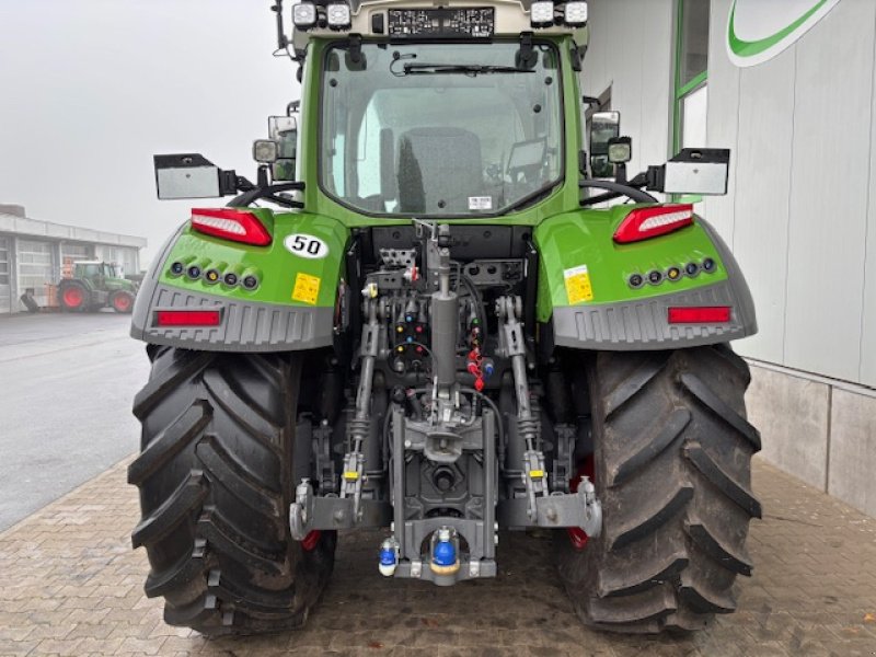 Traktor des Typs Fendt 724 Vario Gen7 Power+ Setting2, Gebrauchtmaschine in Gudensberg (Bild 4)