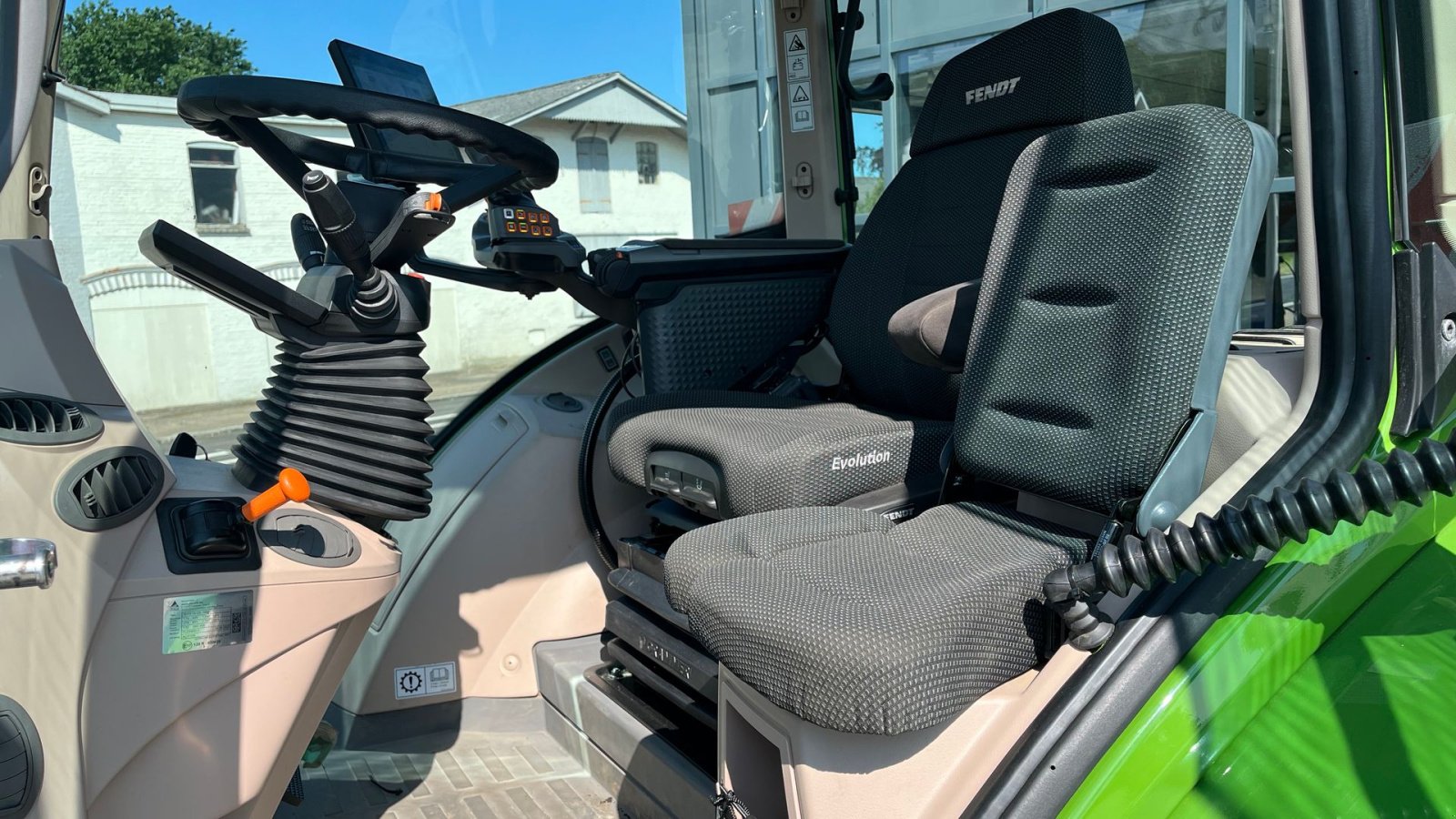 Traktor of the type Fendt 724 Vario Gen7 Profi+ Setting2, Gebrauchtmaschine in Rødekro (Picture 10)