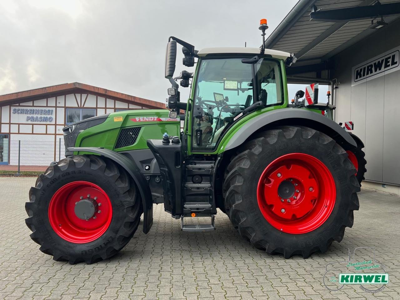 Traktor des Typs Fendt 724 Vario Gen7, Vorführmaschine in Blankenheim (Bild 4)