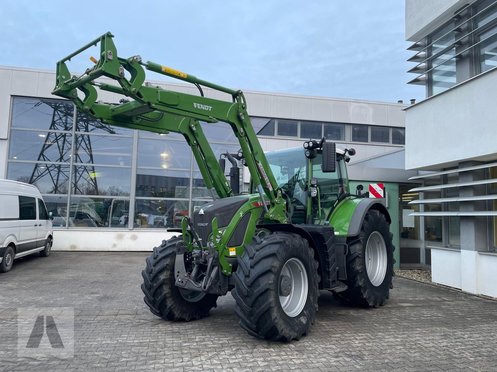 Traktor typu Fendt 724 Vario mit Frontlader, Gebrauchtmaschine w Regensburg (Zdjęcie 1)
