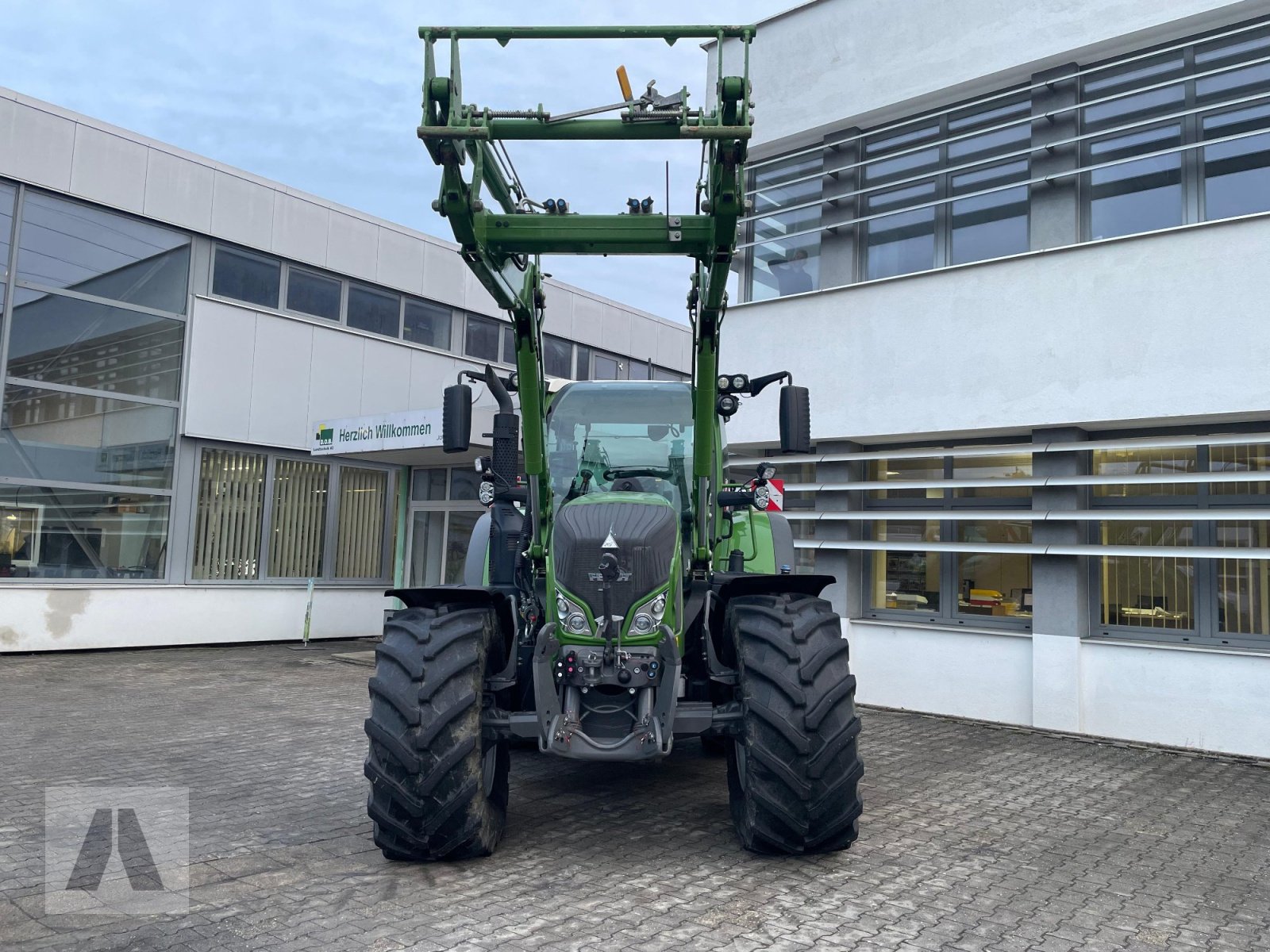 Traktor typu Fendt 724 Vario mit Frontlader, Gebrauchtmaschine w Regensburg (Zdjęcie 2)